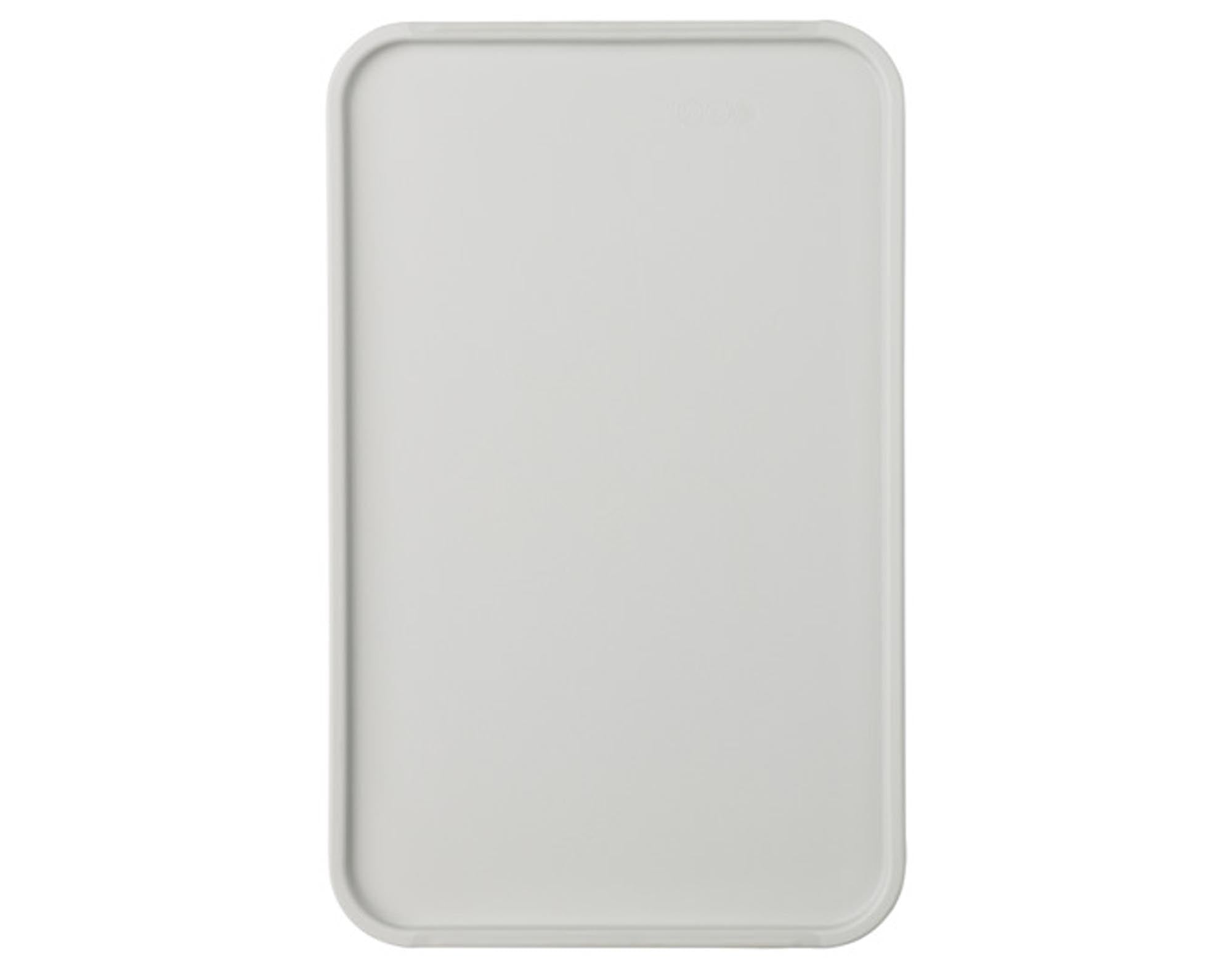 Entdecken Sie das BRABANTIA Tasty+ Schneidbrett in dark grey – funktional, hygienisch und stilvoll. Ideal zum Schneiden und Servieren in Ihrer Küche.