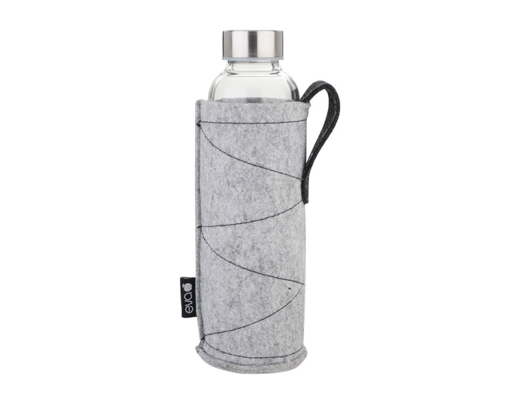 Stilvolle EVA Trinkflasche aus Glas mit grauer Filzhülle, 0,55 l, BPA-frei, ideal für Büro, Sport und Reisen. Nachhaltig und praktisch!