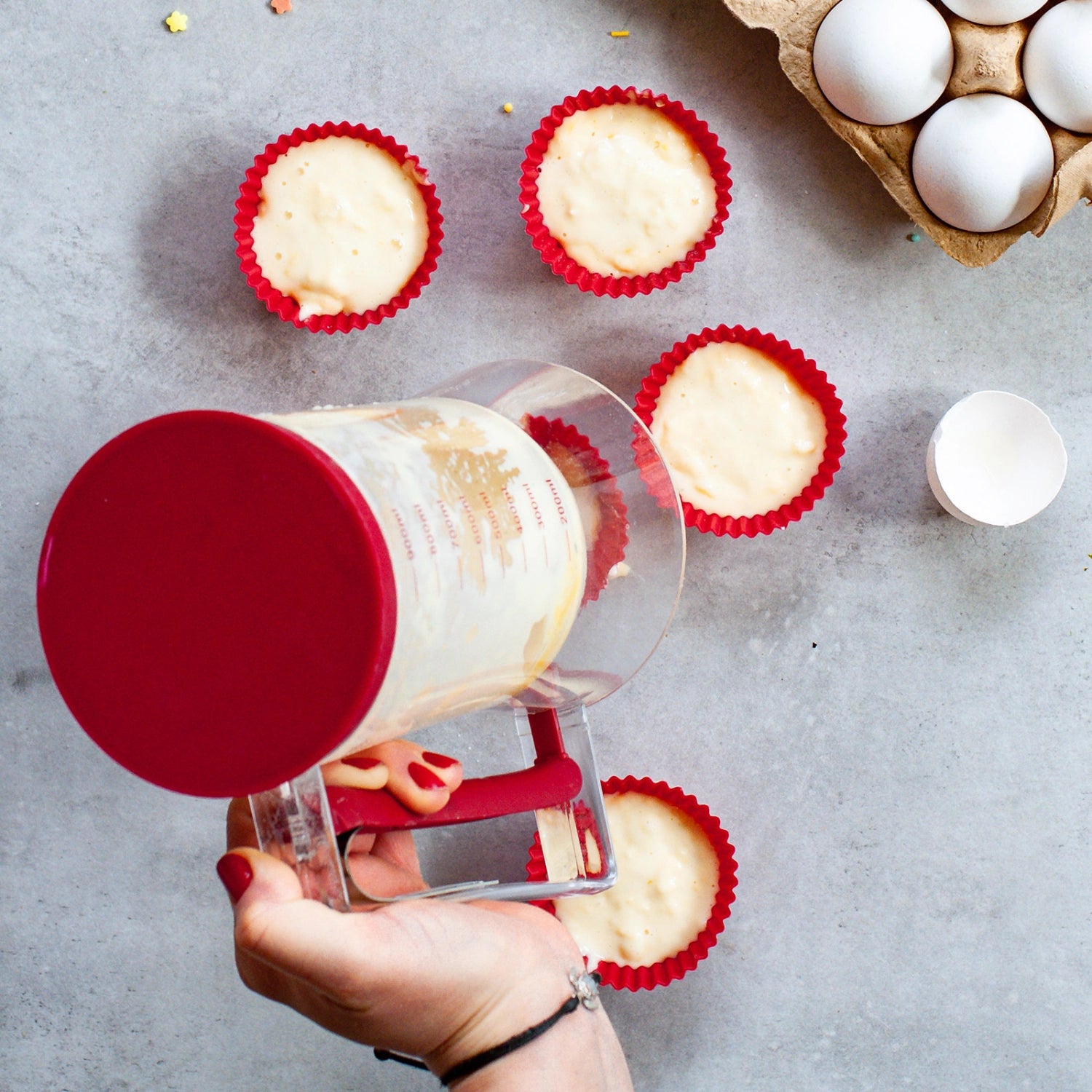 6 pcs silicone muffin tins, D7cm, red
