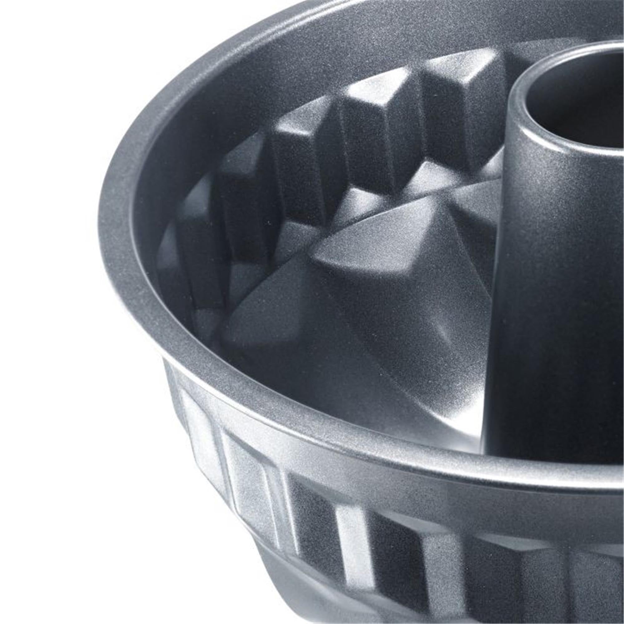 Antihaft Gugelhupfform von Westmark, 22cm Durchmesser, ideal für Backklassiker, langlebig und leicht zu reinigen.