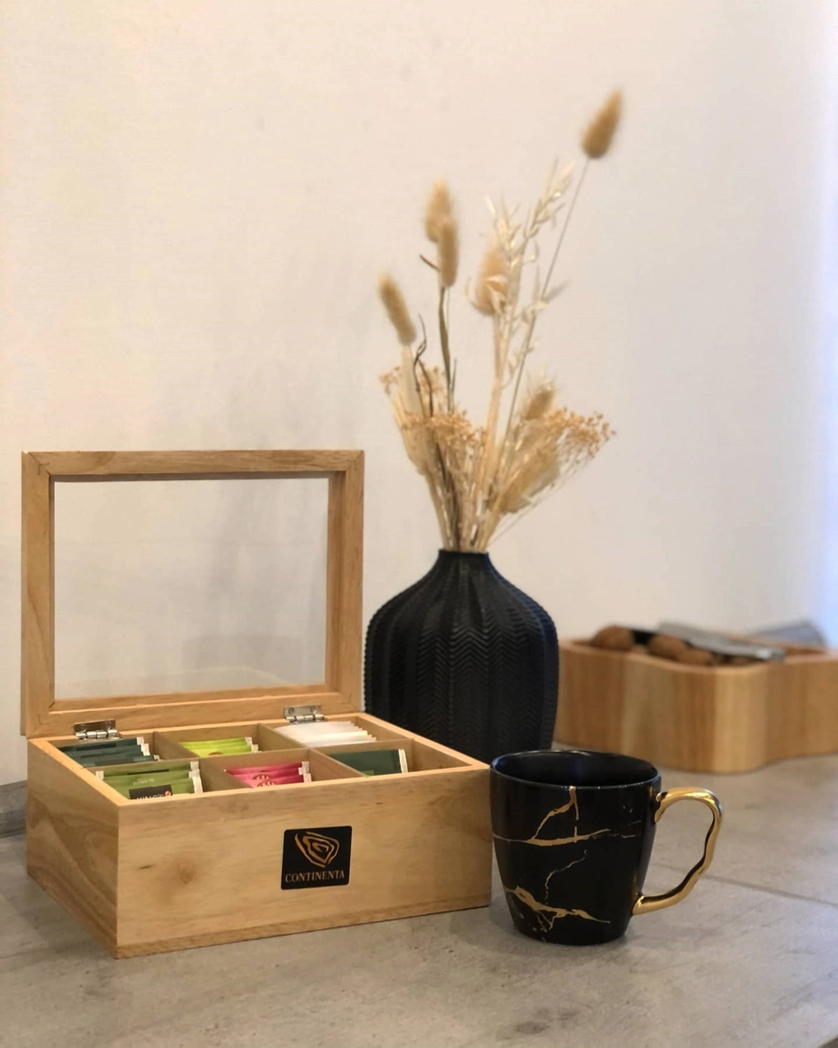 Gummibaum Teebox, 23x17.5x10 cm in Braun präsentiert im Onlineshop von KAQTU Design AG. Aufbewahrungsbehälter ist von Continenta
