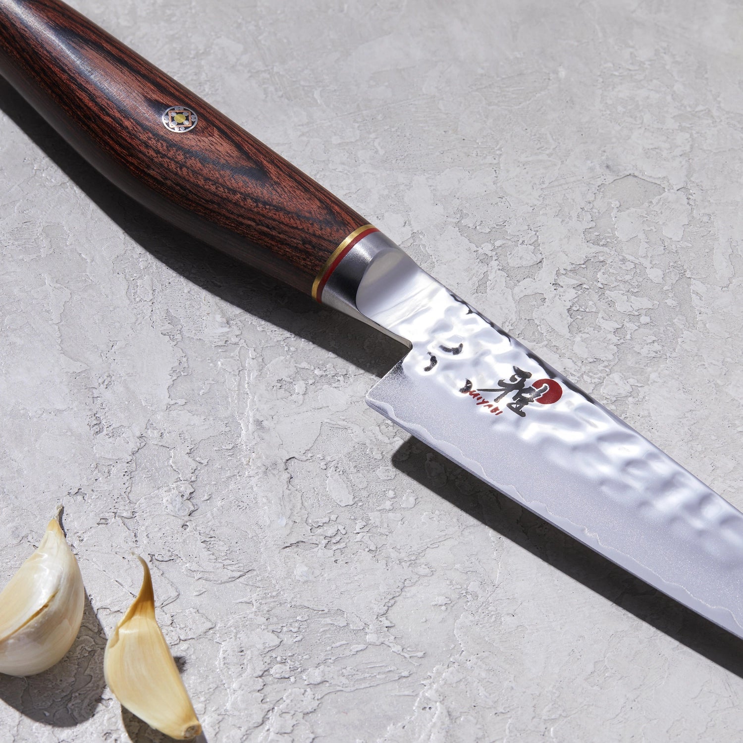 MIYABI 6000MCT Shotoh, 130mm – hochwertiges Damastmesser mit feiner Klinge, perfekt für filigrane Schneidarbeiten und stilvolles Kochen.