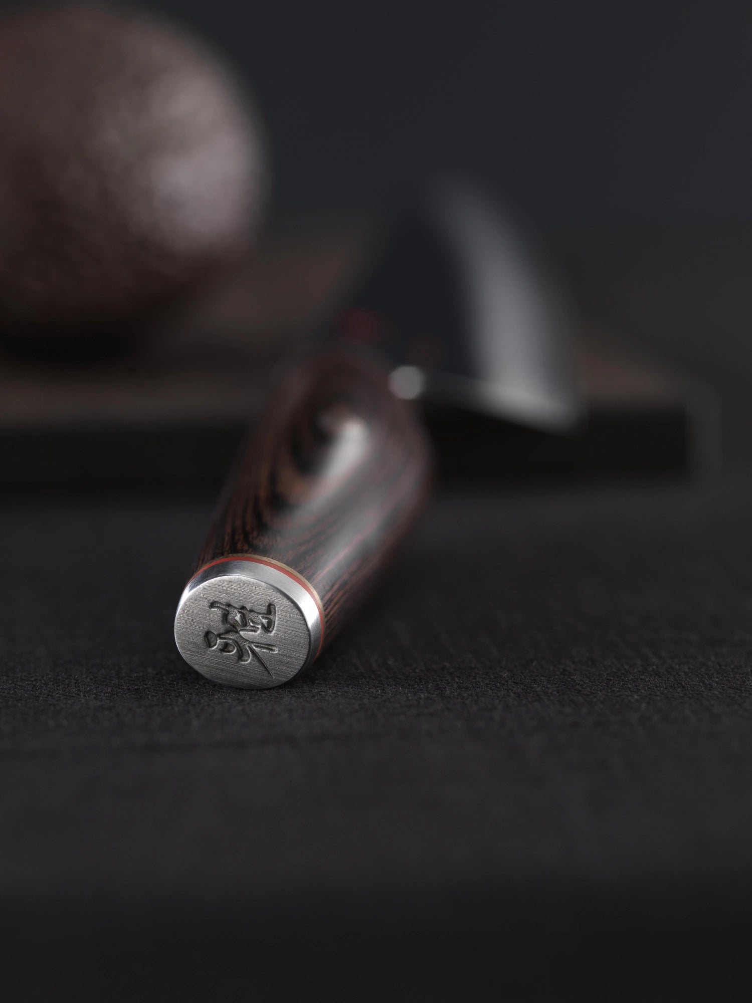 Hochwertiges MIYABI 6000MCT Shotoh Damastmesser, 130mm, ideal für präzise Schneidarbeiten, vereint traditionelles Design mit innovativer Funktionalität.