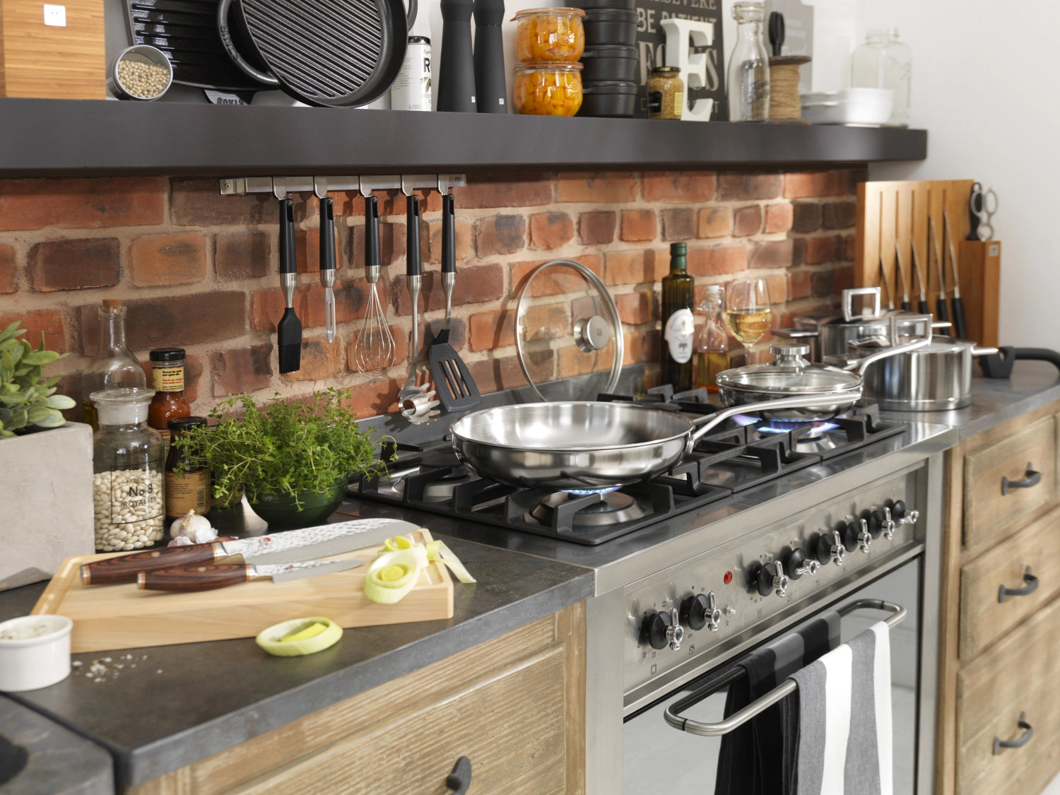 <tc>MIYABI</tc> 6000MCT Santoku, 180mm