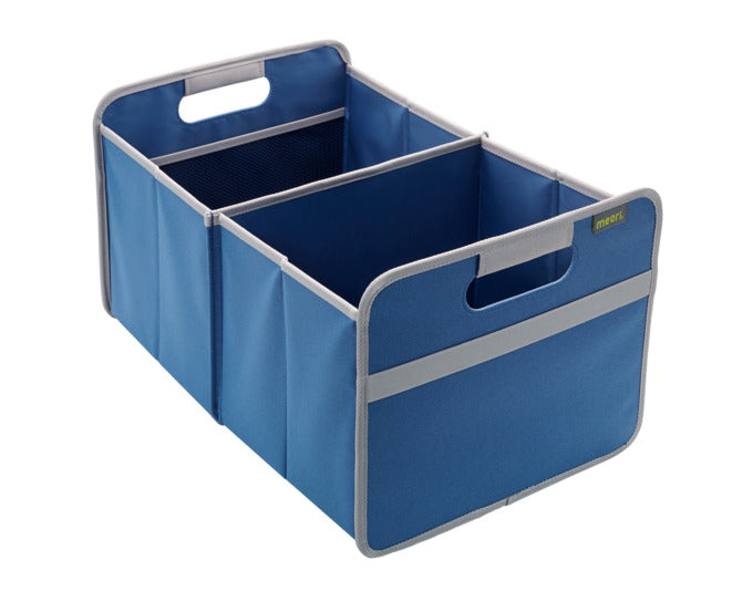 Die Stonecast Cornflower Blue Platte von Churchill, 26.8x26.8cm, besticht durch langlebiges Porzellan und handgefertigte Eleganz.