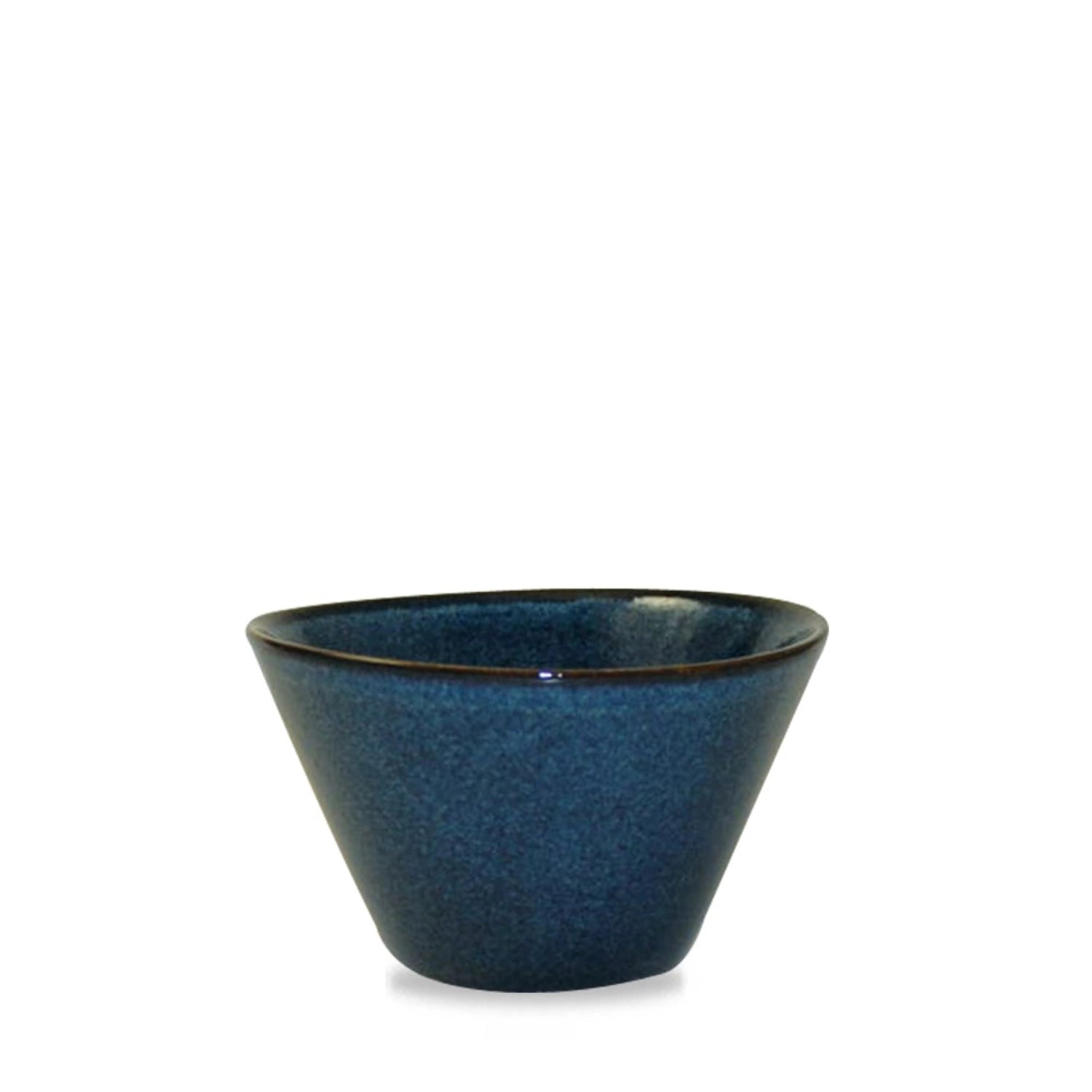 Stilvolle Sapphire Blue Schale von Churchill, 50cl, ideal für Snacks und Desserts, verleiht jedem Tisch eine elegante Note.