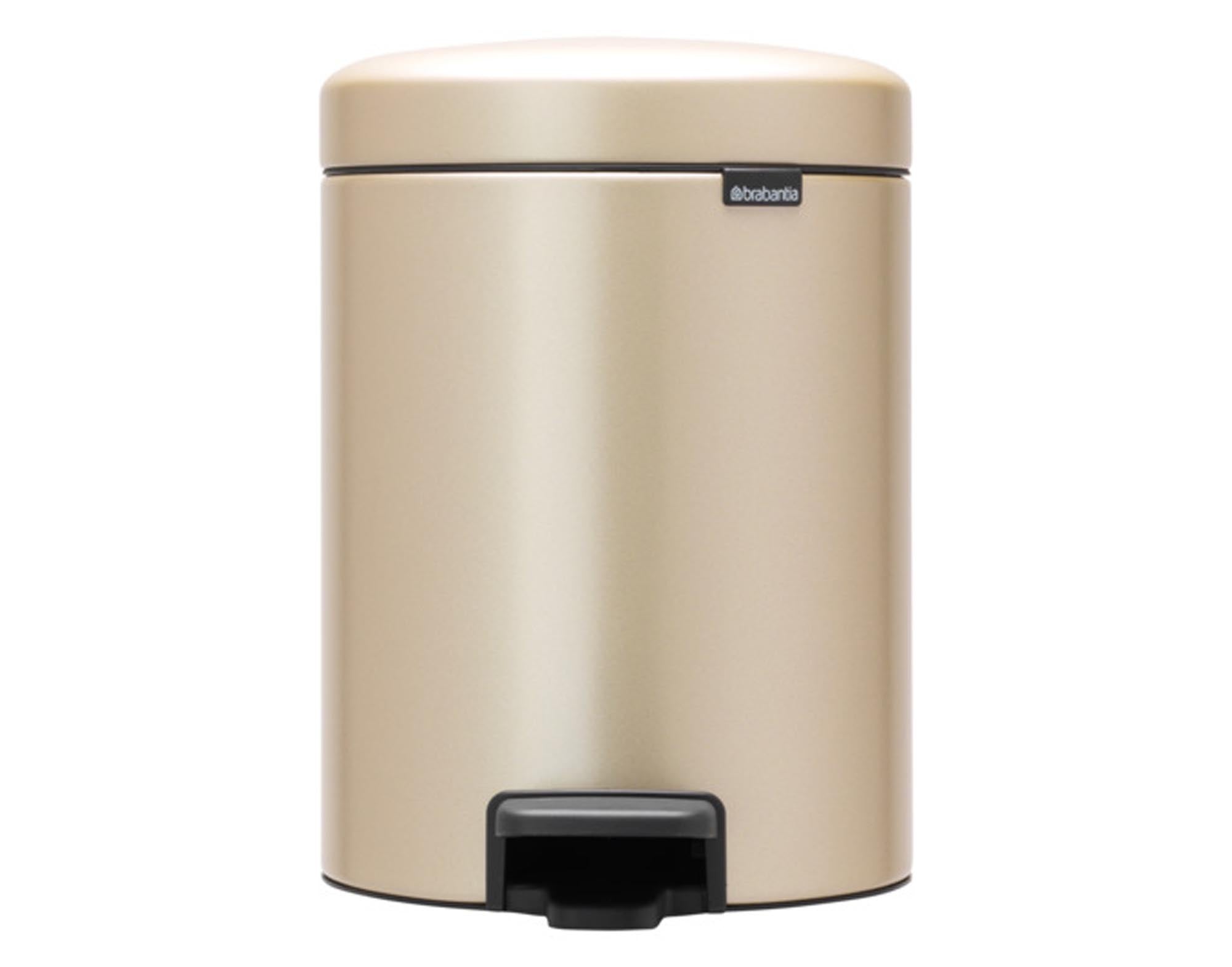 Entdecken Sie den BRABANTIA Treteimer NewIcon 5 l in Champagne: Hochwertiger, hygienischer Mülleimer mit modernem Design, ideal für Küche und Bad.