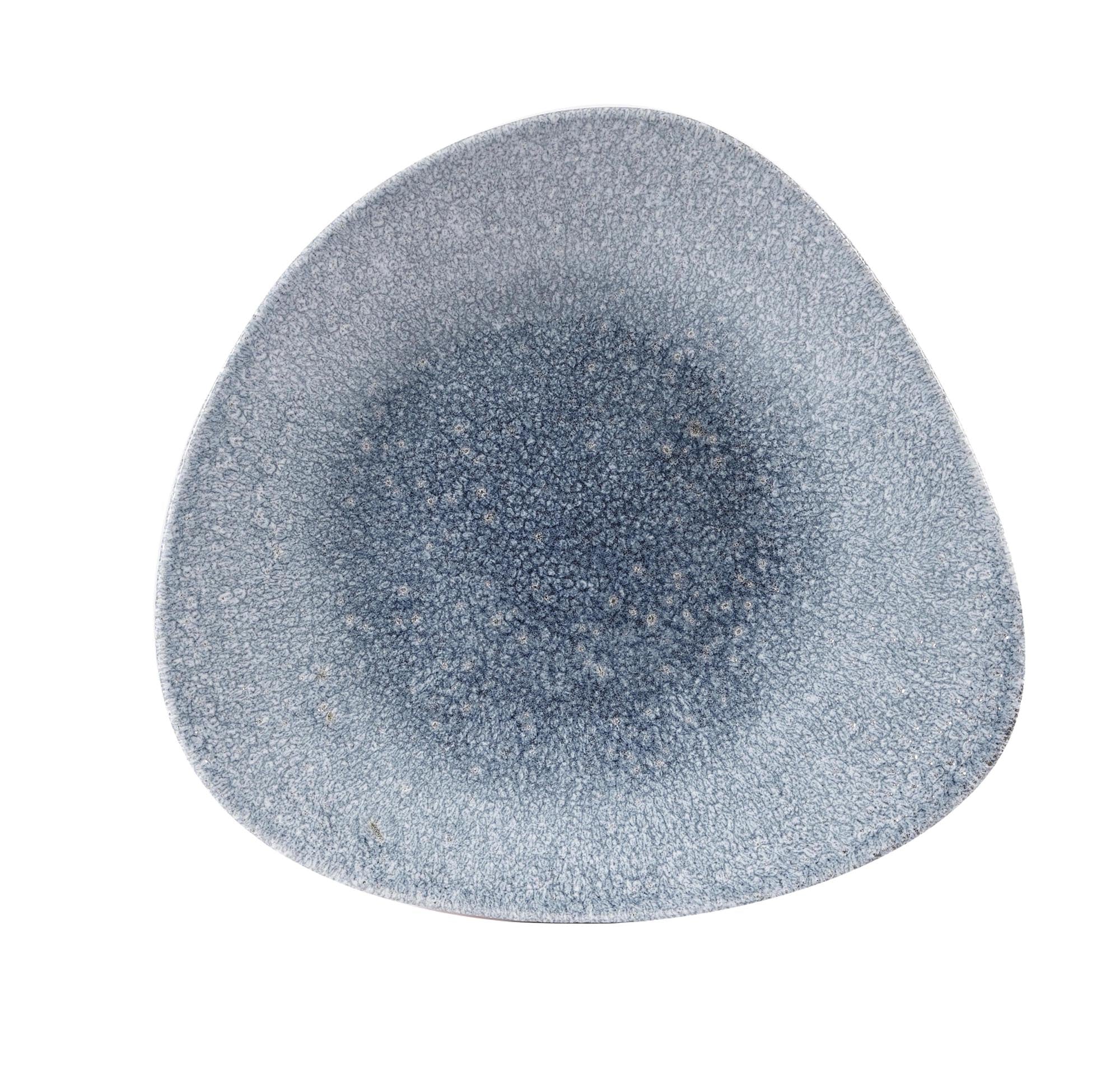 Entdecken Sie den S.P. Raku Topaz Blue Triangel Teller tief 27.8cm von Churchill. Hochwertiges Porzellan, moderne Triangel-Form, lebendige Glasur – ideal für stilvolles Servieren.