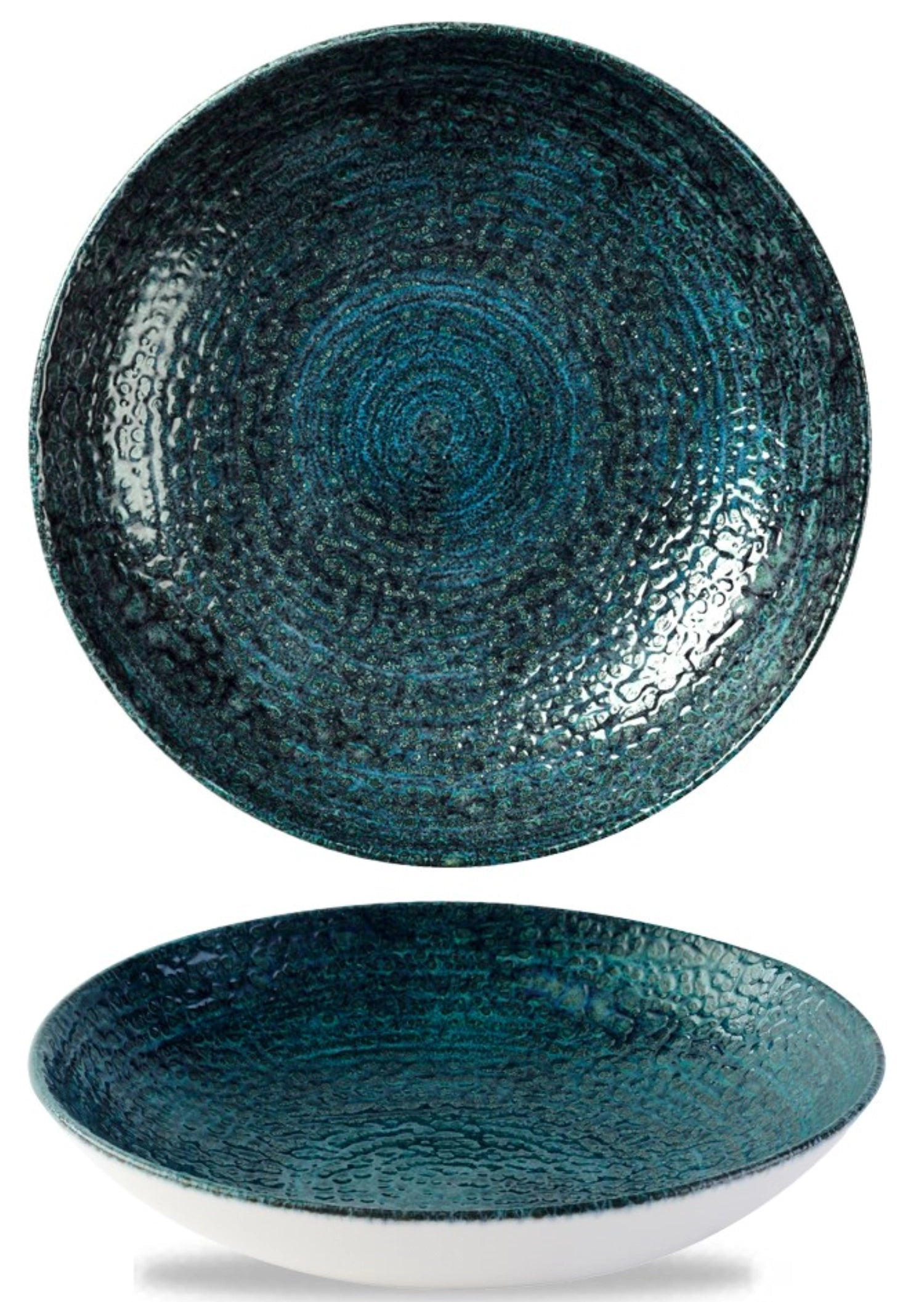 Entdecken Sie den eleganten Homespun Chroma Marine Coupe Teller tief 24.8cm von Churchill. Hochwertiges Porzellan, mikrowellengeeignet, ideal für jede Tischdekoration.