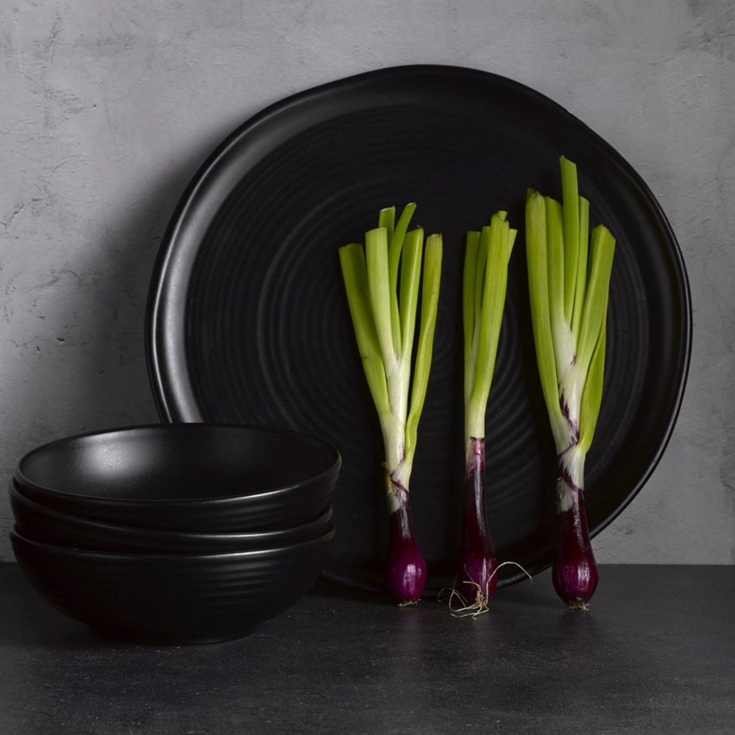 Entdecken Sie den Evo Jet Coupe Teller flach 22.9cm von Churchill – stilvolles Porzellan für Gastronomie und Zuhause, kratzfest und vielseitig einsetzbar.