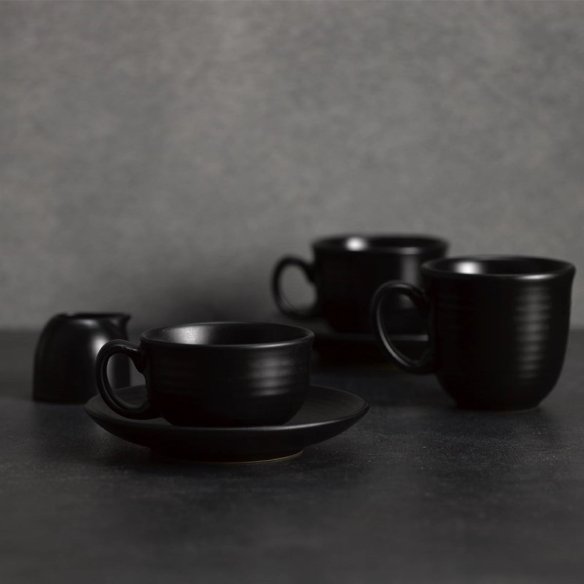 Evo Jet Dip Schale H5cm 7cl in Schwarz präsentiert im Onlineshop von KAQTU Design AG. Schale ist von Churchill