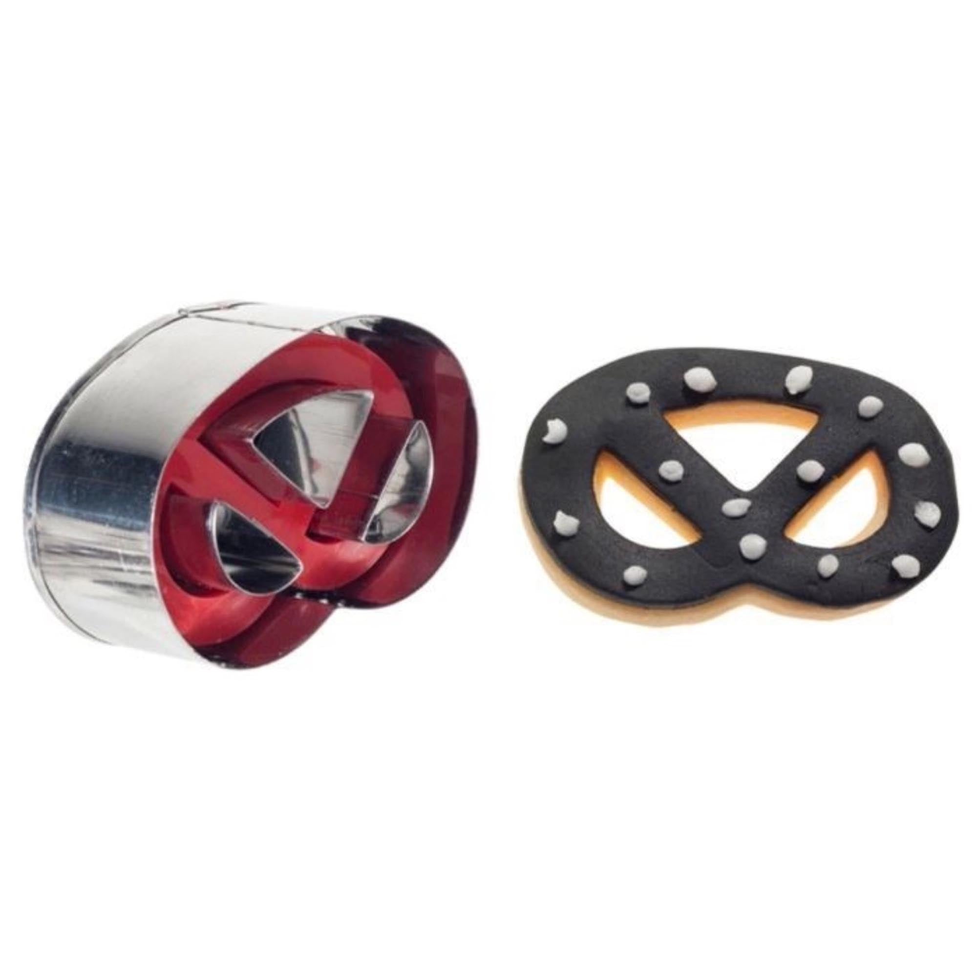 Hochwertige Brezel-Ausstechform, 5 cm, ideal für Linzer Kekse. Perfekt für präzises Backen und kreative Keksdekorationen.