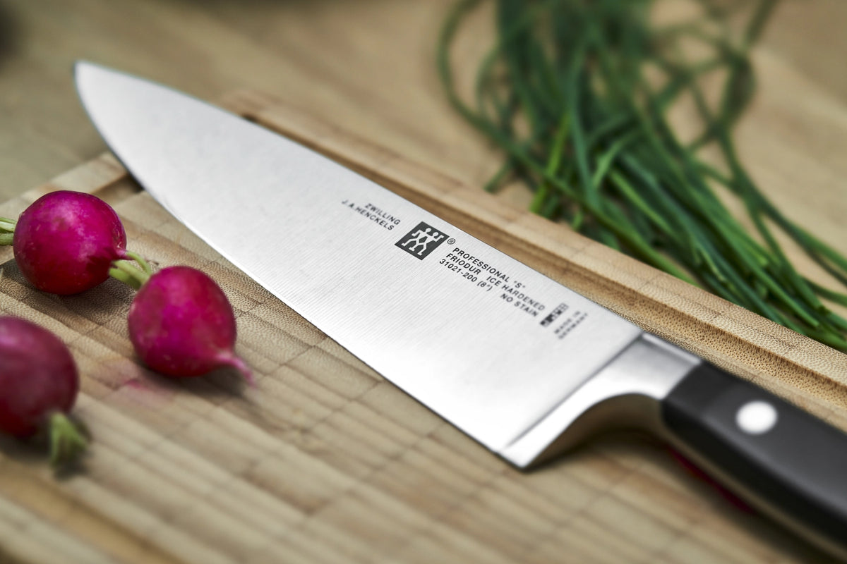 Professional "S" Messerset, 3-tlg. (Spick/Fleisch/Kochmesser in Schwarz präsentiert im Onlineshop von KAQTU Design AG. Küchenmesser ist von Zwilling Kitchen