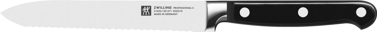 Erleben Sie den eleganten 7-teiligen Messerblock von Zwilling aus robustem Bambus – ideal für Hobby- und Profiköche, die Wert auf Qualität legen.