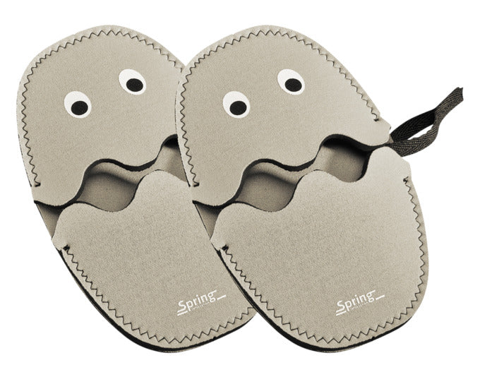 Griffschutz Ghost von SPRING: Hitzebeständiges Silikon, ergonomisch, spülmaschinenfest. Perfekt für sicheres Kochen und Backen.