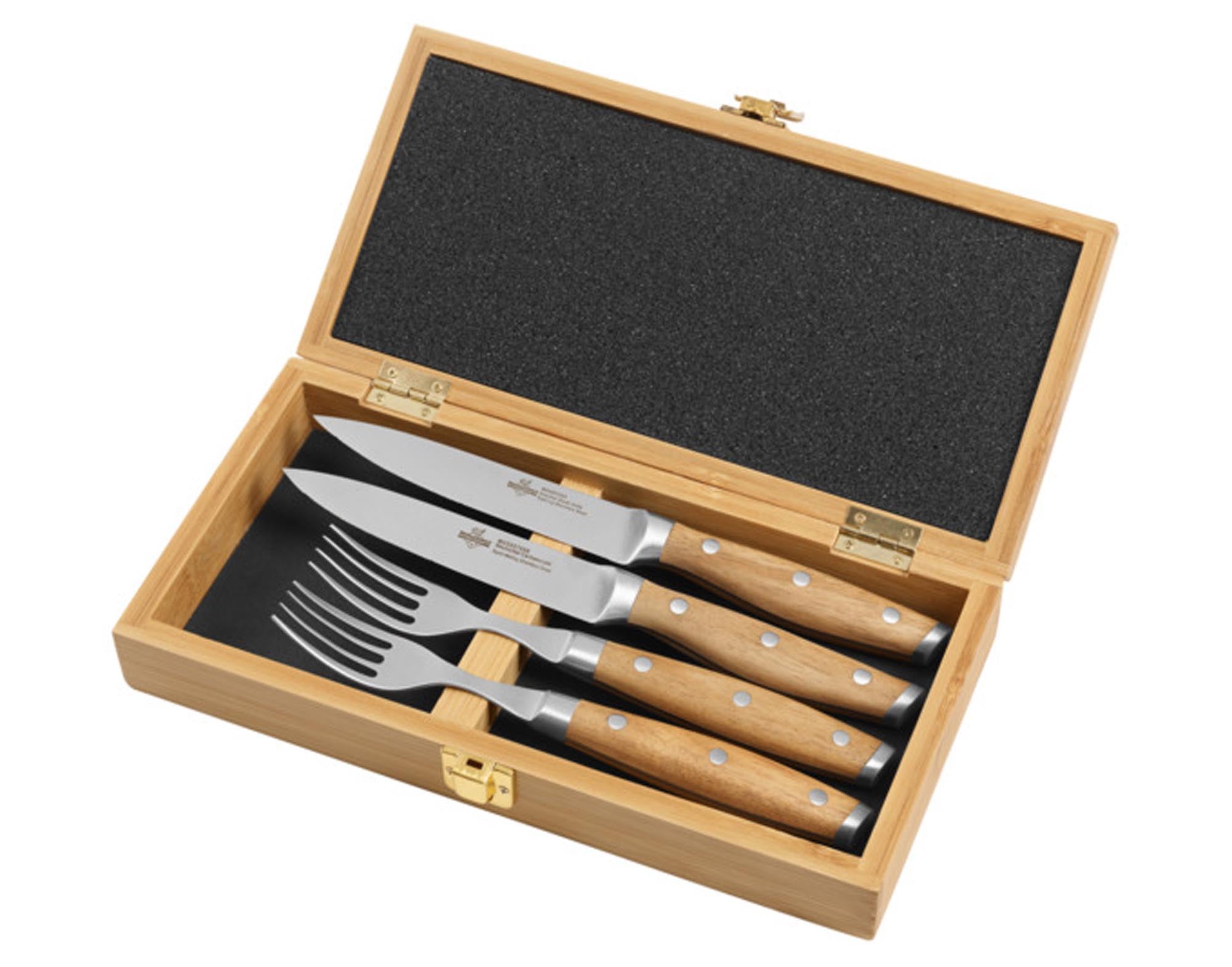 Erleben Sie das STEAK CHAMP 4-teilige Besteckset mit Akaziengriff – das perfekte Grillzubehör für Grillmeister, robust und stilvoll.
