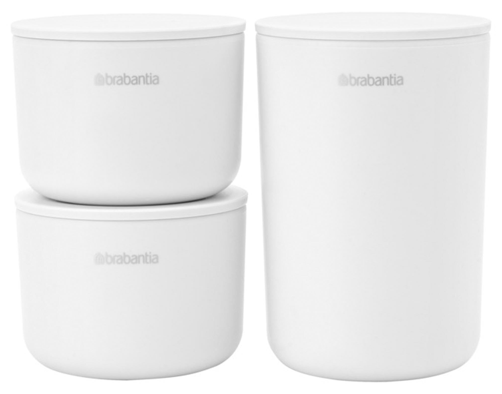 Entdecken Sie das BRABANTIA 3-teilige Aufbewahrungsdosen Set in Weiß. Hochwertige, BPA-freie Dosen mit luftdichten Verschlüssen für frische Lebensmittel. Stapelbar und spülmaschinenfest.