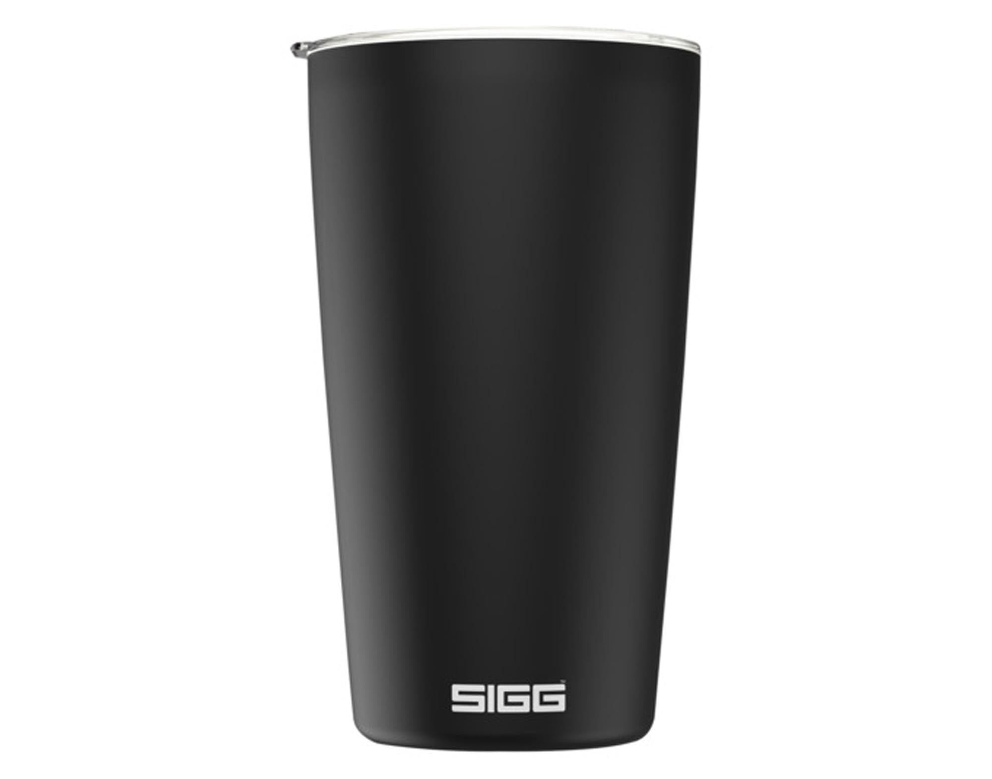 Entdecken Sie den SIGG Isolierbecher Thermomug Neso Cup 0.4 l in elegantem Schwarz. Ideal für heiße und kalte Getränke, BPA-frei, doppelwandig für optimale Isolierung.