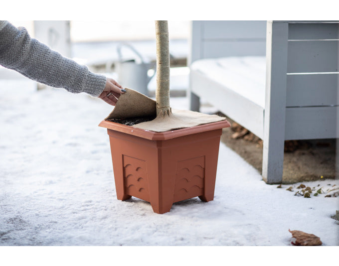 Entdecken Sie die Jute-DISC greenLine 50x50 cm natur von WINDHAGER – die nachhaltige Lösung für Ihren Garten. Hergestellt aus 100% Jute, ideal gegen Unkraut und für dekorative Akzente.