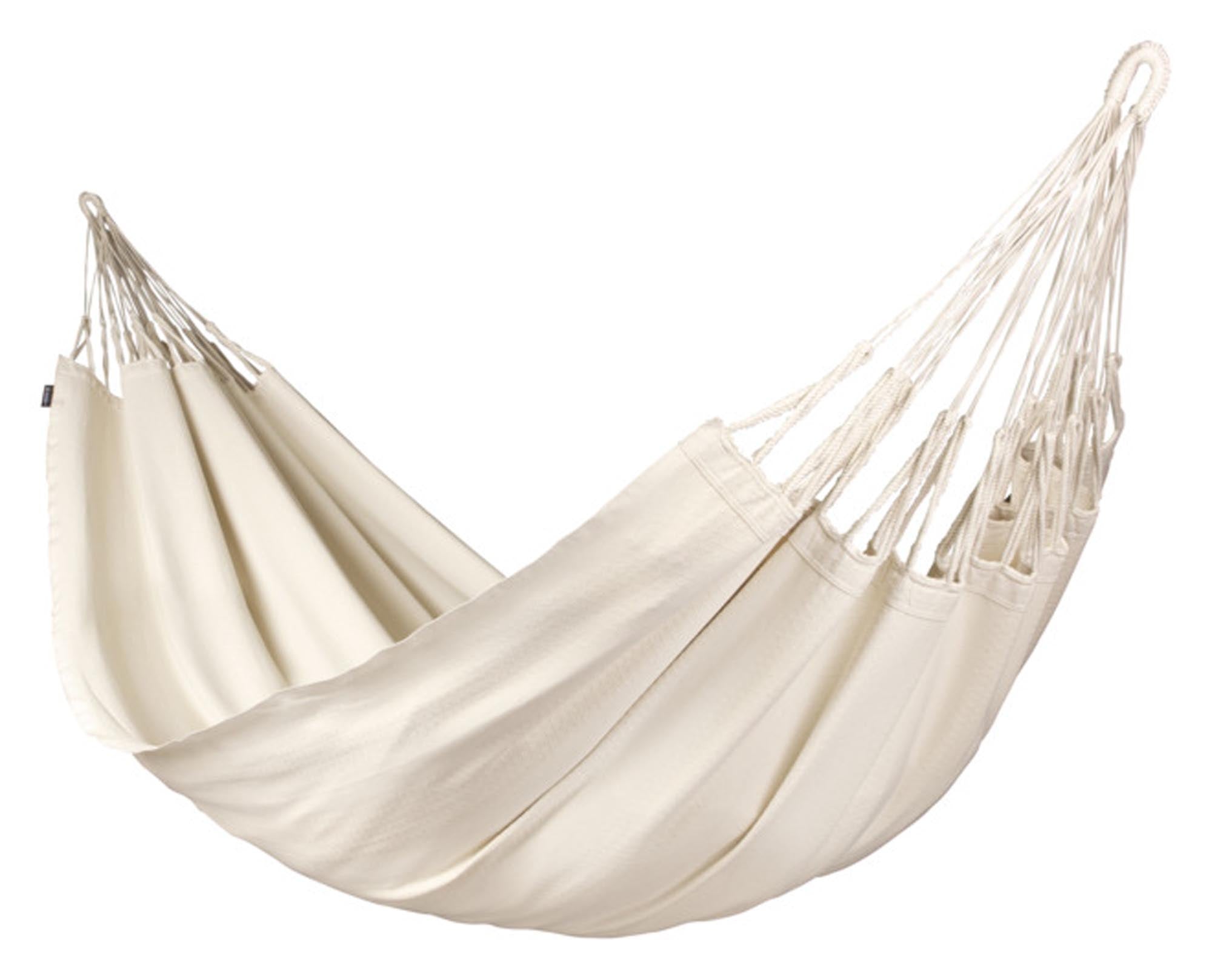 Genießen Sie entspannte Momente in der Hängematte Modesta 180x400 cm von LA SIESTA. Robuste Baumwolle, ideal für zwei Personen, für Garten und Terrasse.