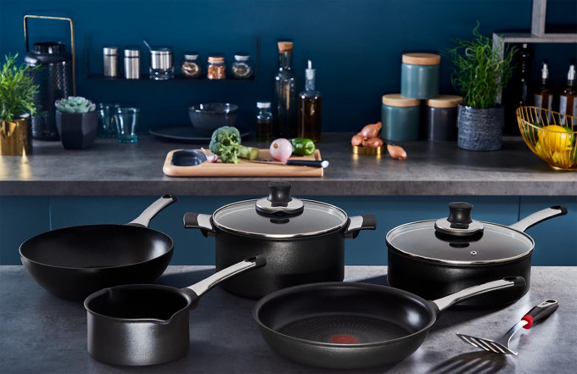 Die TEFAL Stielkasserolle Excellence ø 16 cm: langlebiger Edelstahl, Antihaft, ergonomischer Griff, ideal für Saucen und Suppen.