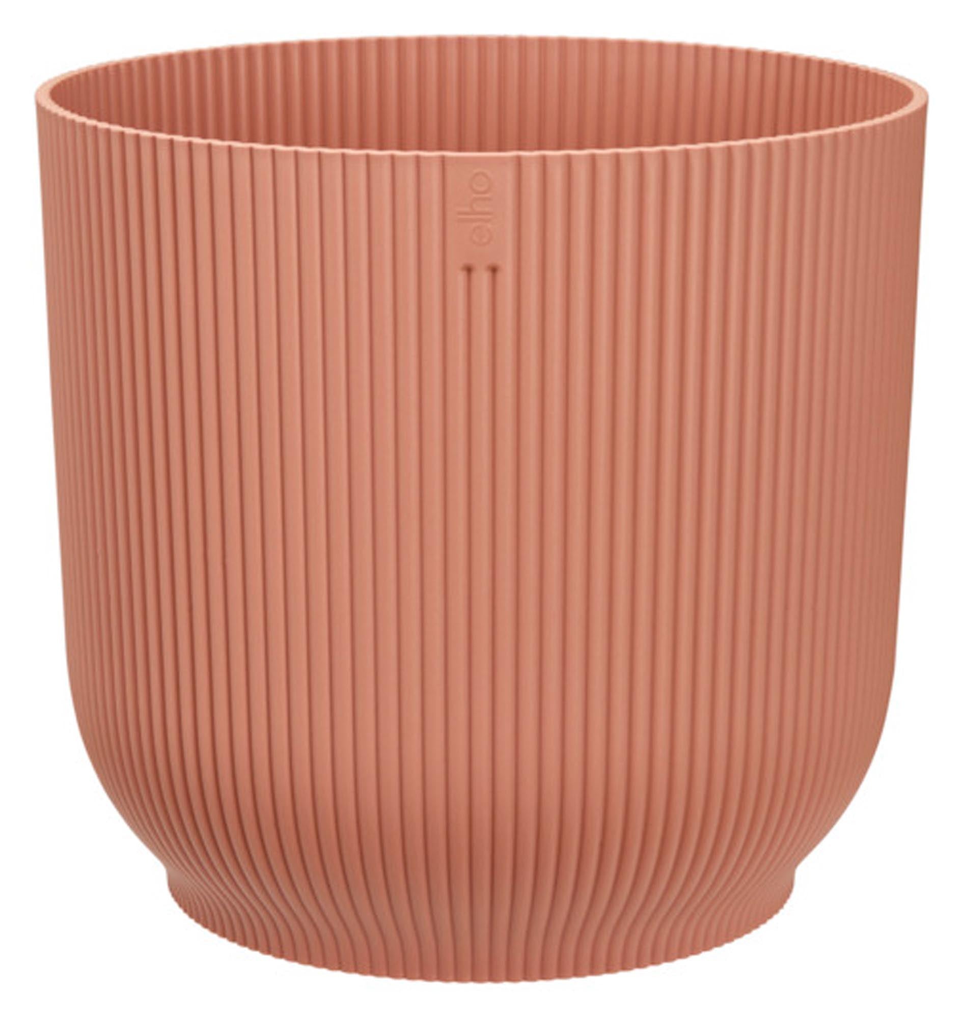 Entdecken Sie das ELHO Pflanzengefäss Vibes fold rund in zartem Rosa (ø 35x32 cm) mit Rädern. Ideal für drinnen und draußen, umweltfreundlich und modern.