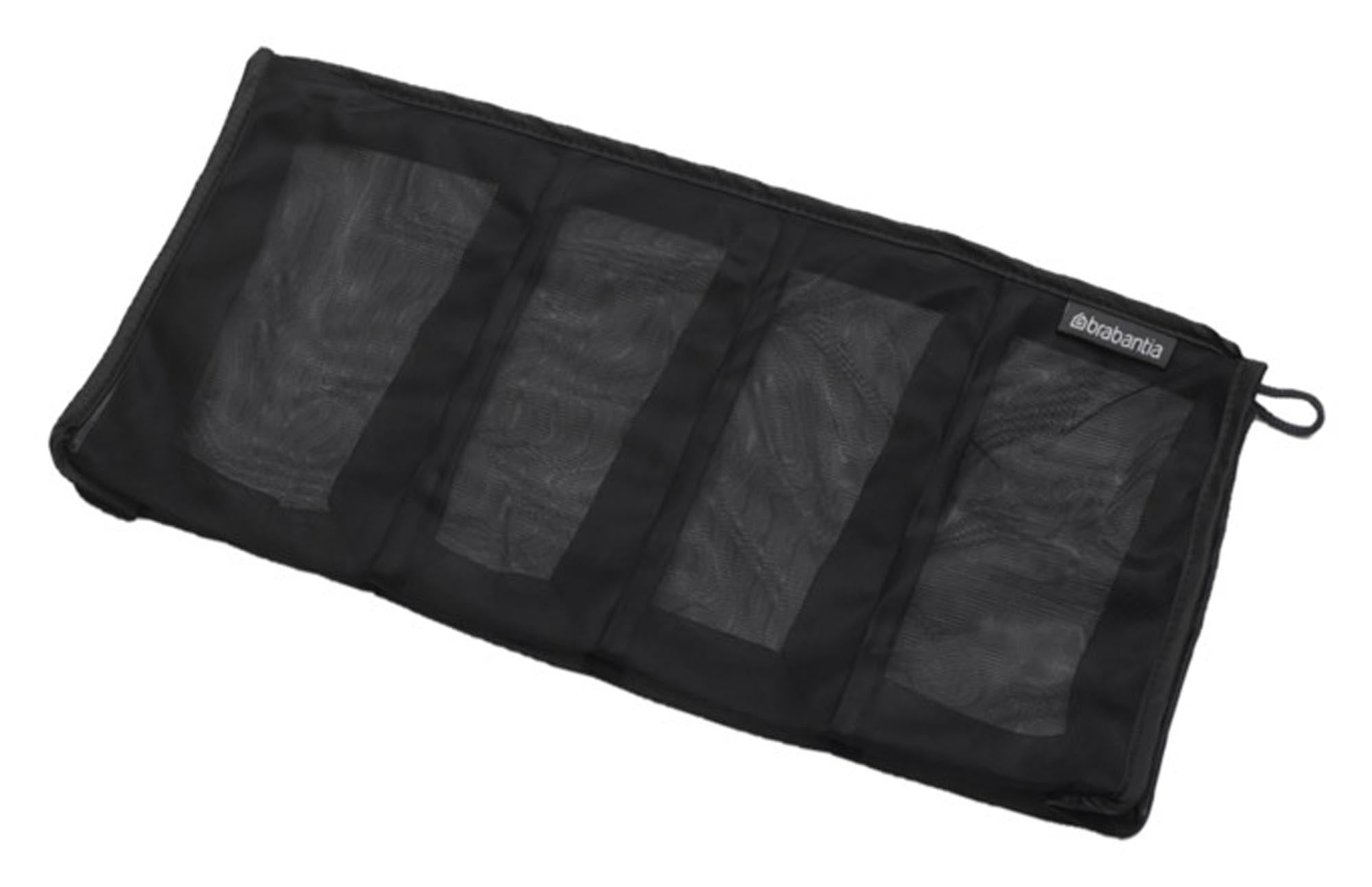 Der BRABANTIA Wäscheschutzbeutel für Socken schützt Ihre Wäsche, sorgt für Ordnung und ist aus langlebigem Polyester. Ideal für schonendes Waschen!