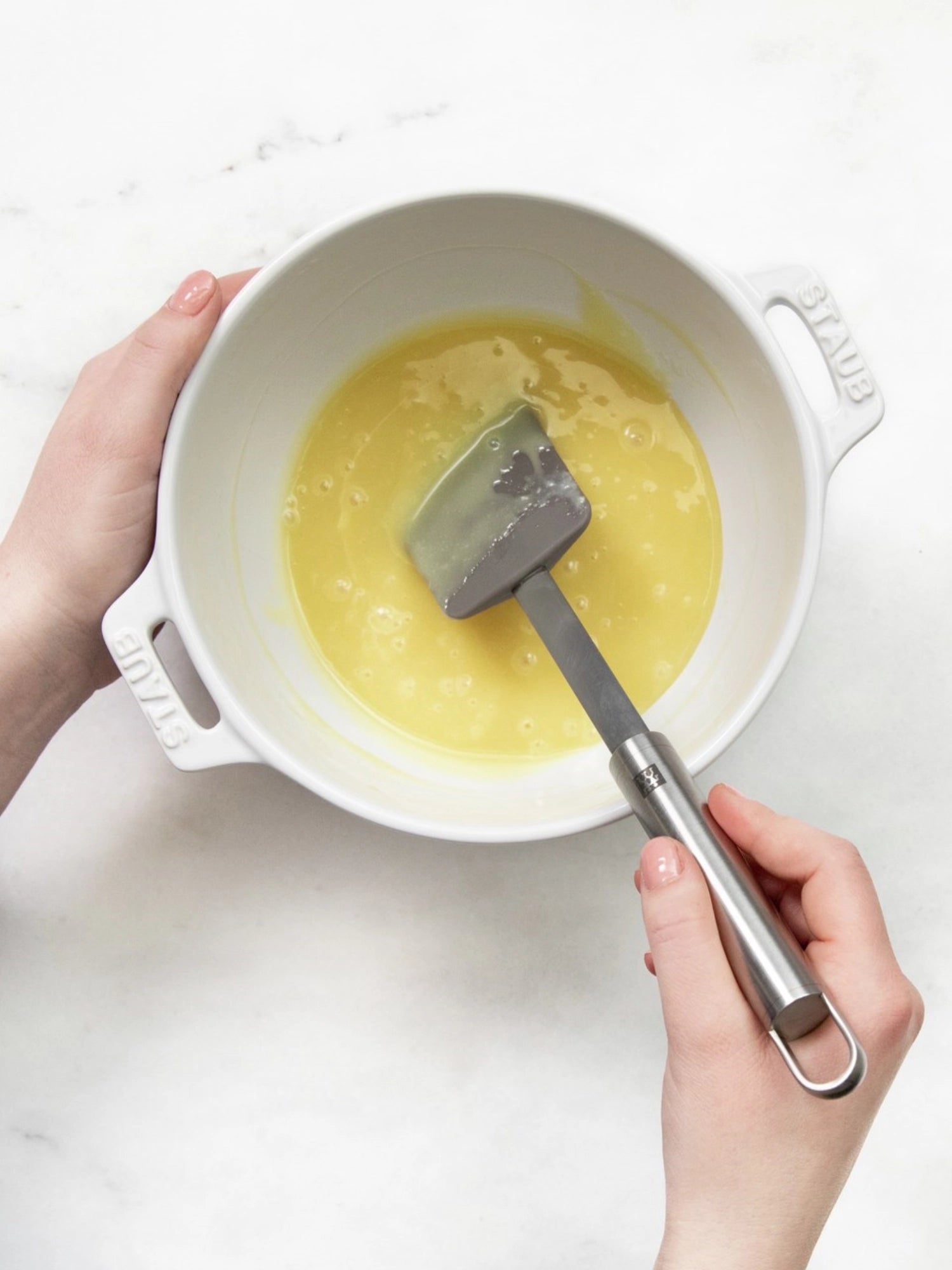 Erleben Sie den Zwilling Pro Teigschaber (28,5 cm) aus hochwertigem Silikon und Edelstahl – perfekt für Teig, Mischen und kreative Küchenideen!