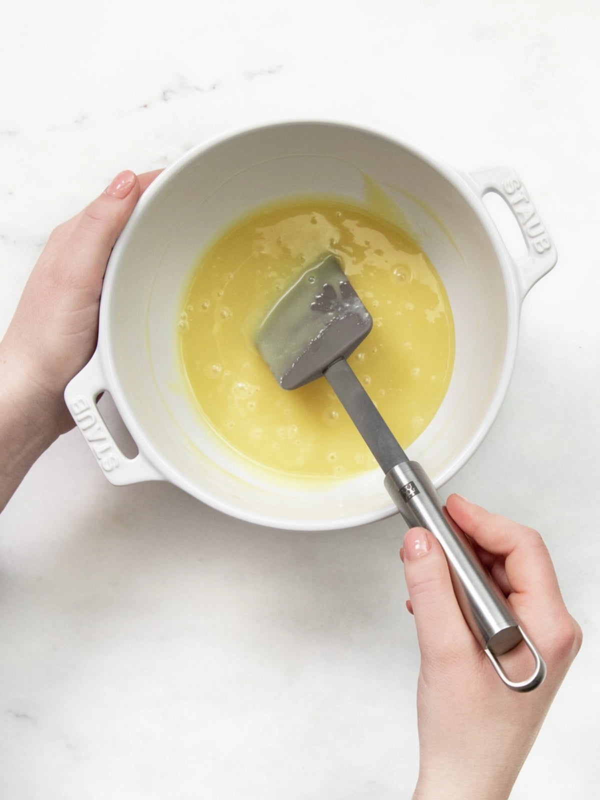 Zwilling Pro Teigschaber, Silikon, 28.5cm in Silber präsentiert im Onlineshop von KAQTU Design AG. Küchenhelfer ist von Zwilling Kitchen