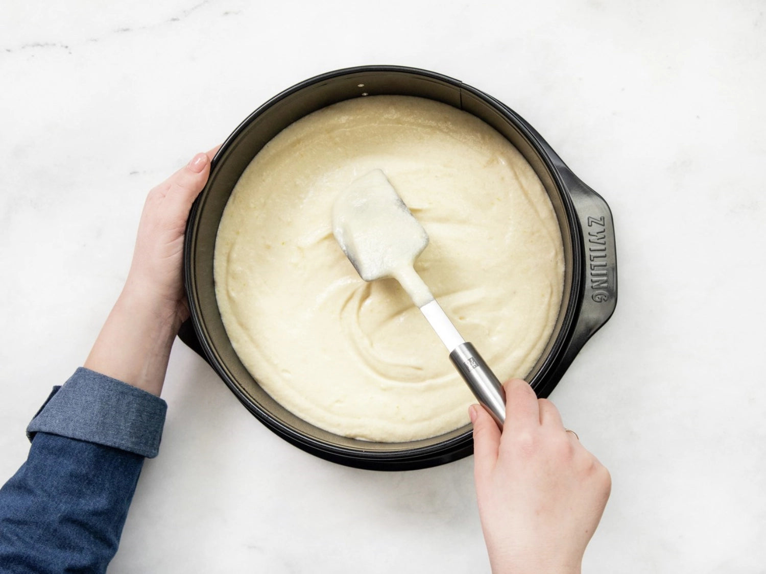 Der Zwilling Pro Teigschaber (28,5 cm) vereint Flexibilität und Stabilität. Perfekt zum Mischen, Anheben und Servieren von Teig – ein Küchenmust-have!