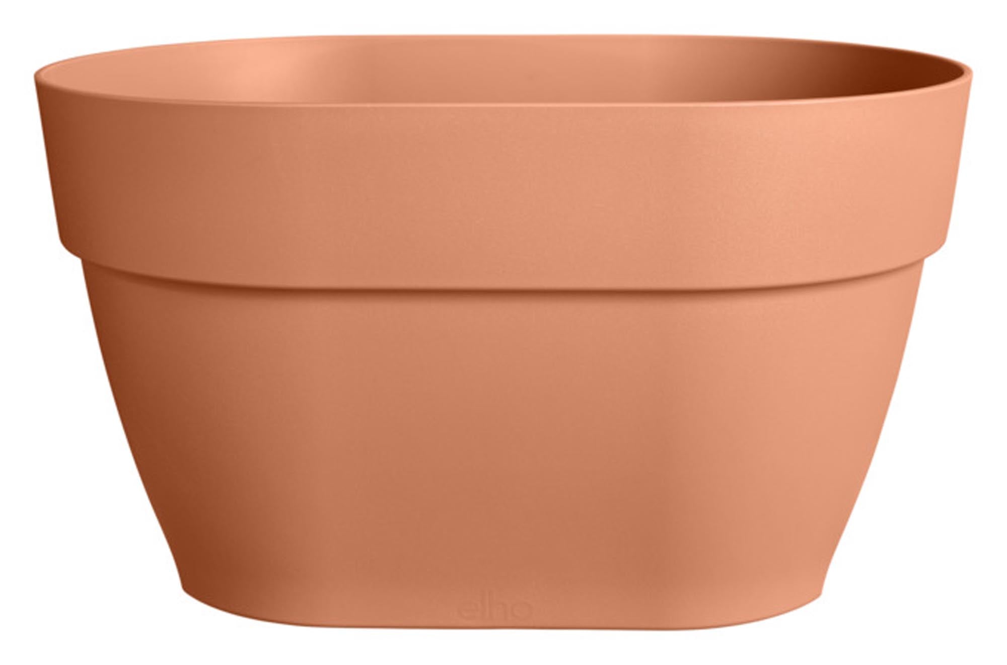 Der ELHO Geländertopf Vibia Campana ø 39 cm in Terra ist ein stilvolles, wetterfestes Pflanzengefäß für Balkon und Terrasse, ideal für Blumen und Kräuter.