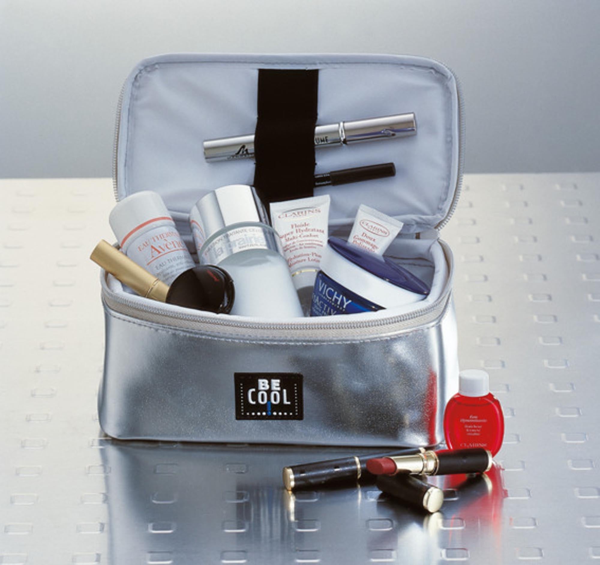 Kompakte 1.5 l Kühltasche in Silber von BE COOL: Ideal für kühle Snacks & Getränke unterwegs. Stilvoll, isoliert & wasserabweisend.