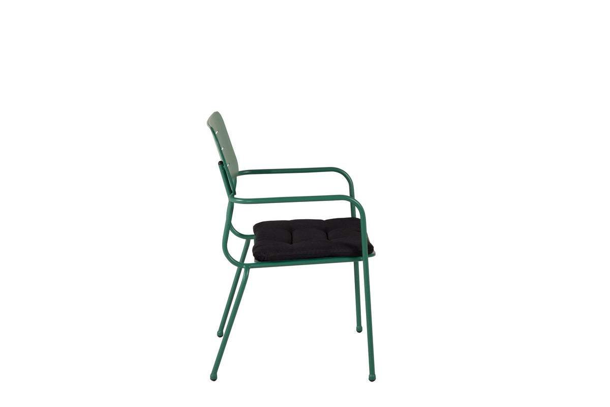 Nicke Stuhl in Grün präsentiert im Onlineshop von KAQTU Design AG. Gartenstuhl mit Armlehnen ist von Venture Home