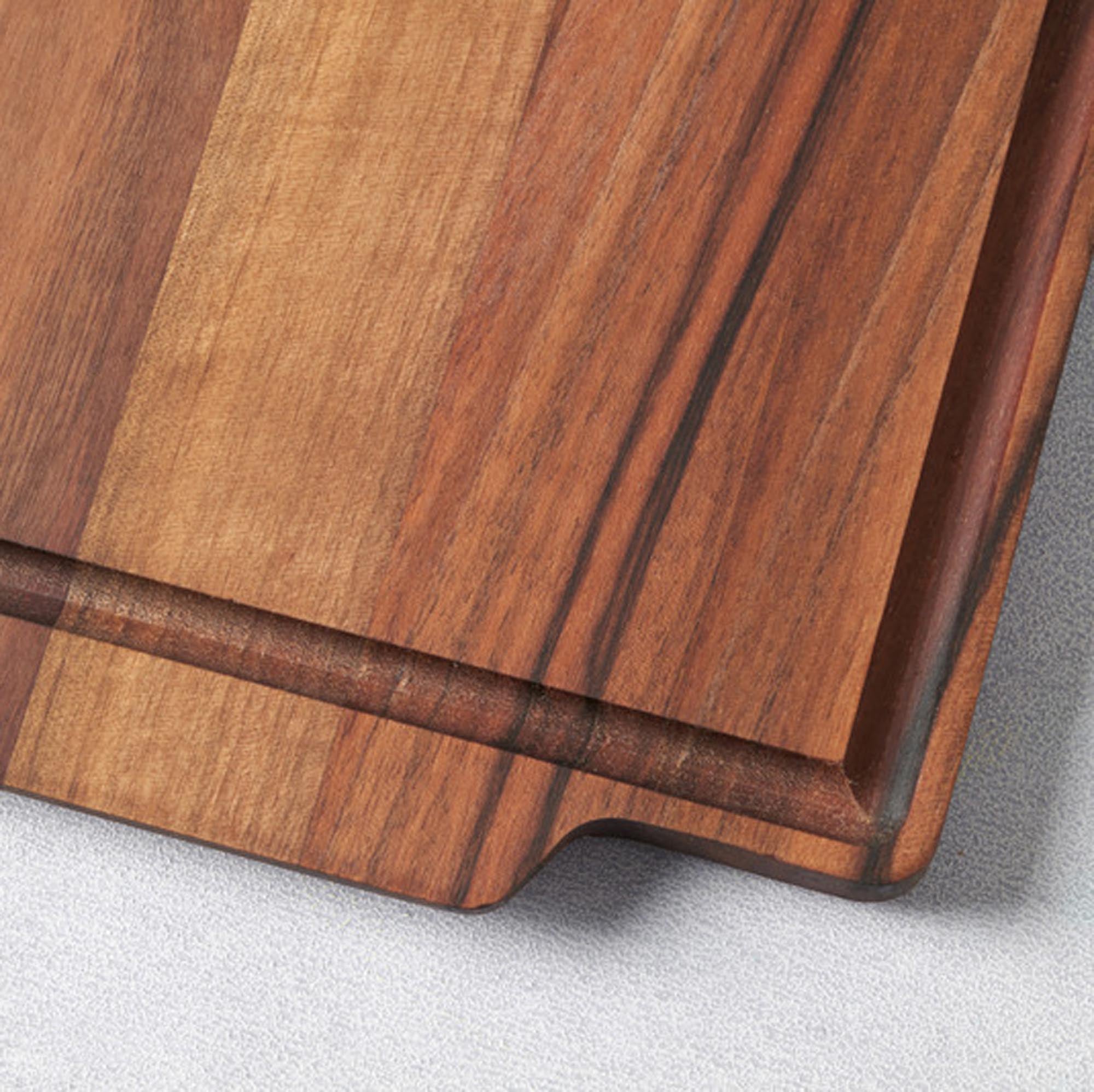 Edles Walnussholz-Schneidbrett 36x26 cm von KISAG: robust, stilvoll, messerschonend, ideal für Küche und Servieren.