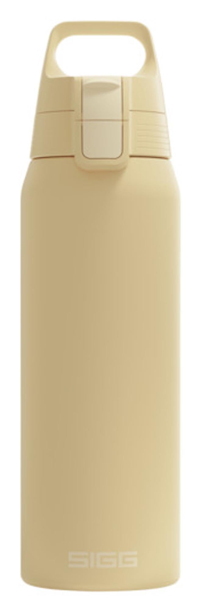 Entdecken Sie die SIGG Isolierflasche Shield Therm One 0.75 l in opti yellow. Ideal für heiße und kalte Getränke, umweltfreundlich und stylish!