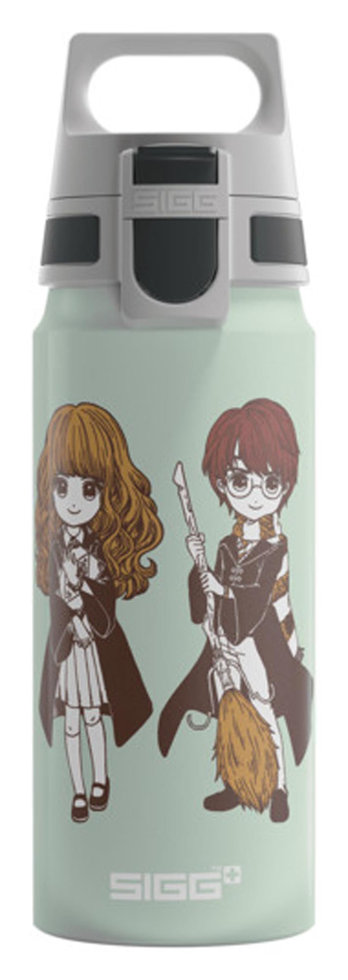Entdecke die SIGG Trinkflasche WMB Harry Potter Stand Together 0.6 l – umweltfreundlich, auslaufsicher und perfekt für Harry Potter Fans!