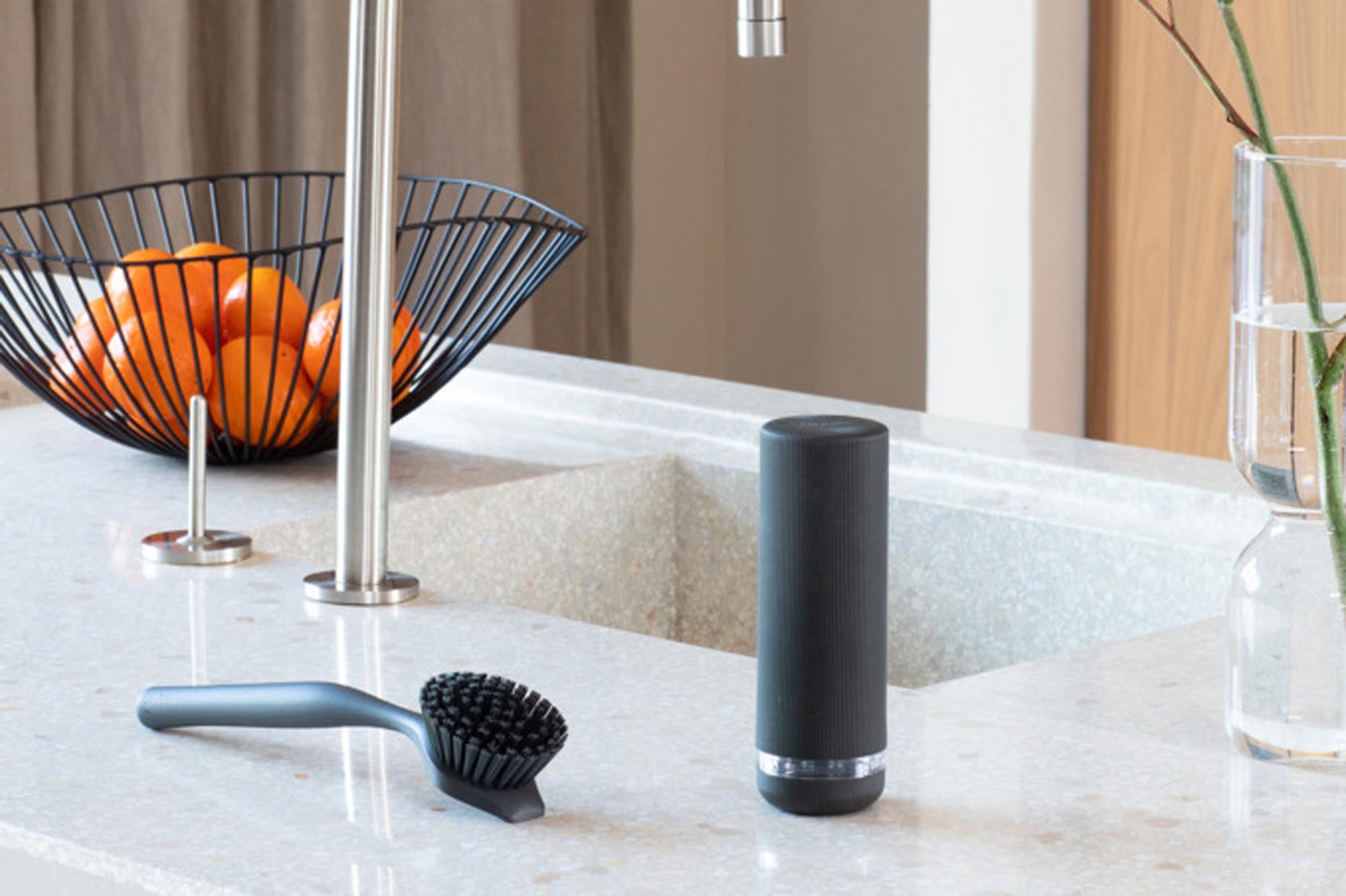 Eleganter Seifenspender von BRABANTIA, 0.2 l, BPA-frei, ideal für Küche & Bad. Praktisch, stilvoll, leicht zu reinigen.