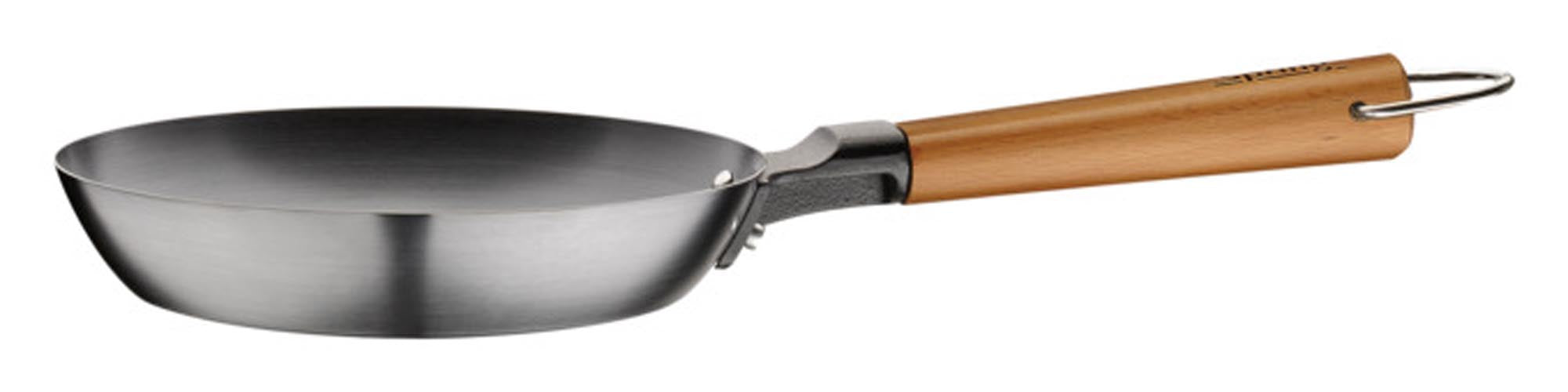 Entdecken Sie die SPRING Bratpfanne Arizona aus Carbonstahl mit Buchenholzgriff (ø 24 cm) – ideal für gleichmäßiges Braten und vielseitige Kochmöglichkeiten.