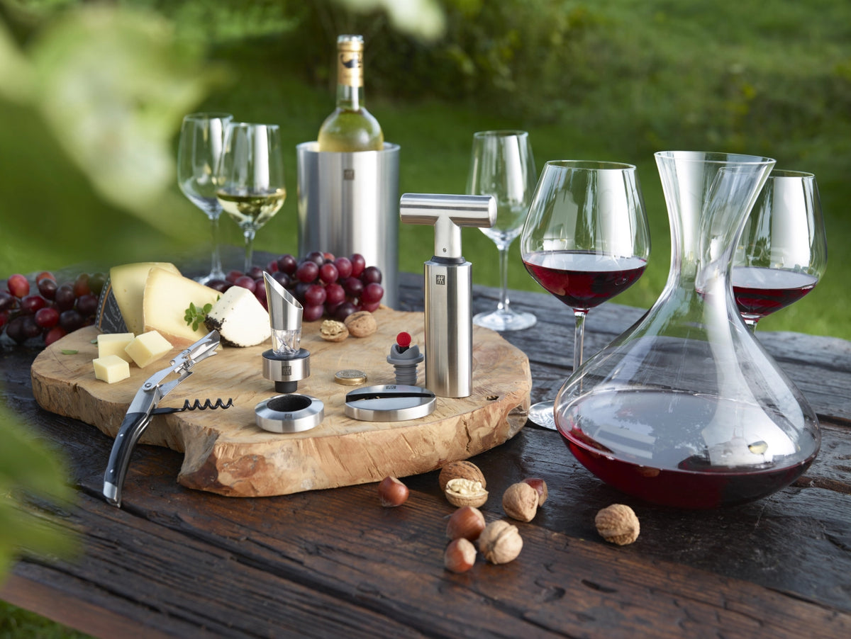 Sommelier-Set, 2-teilig in Schwarz präsentiert im Onlineshop von KAQTU Design AG. Barzubehör ist von Zwilling Kitchen