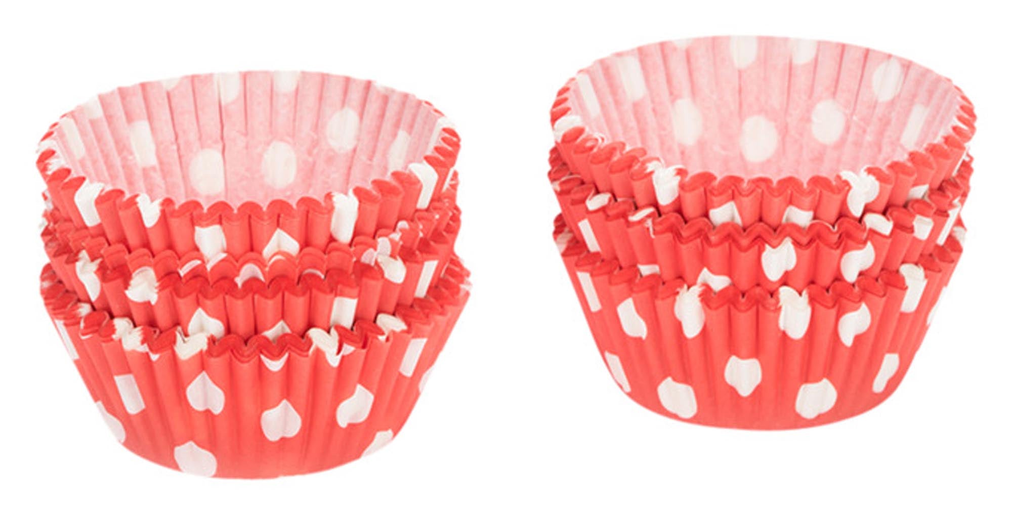 Entdecken Sie die PATISSE Papierförmchen mit rot-weißen Punkten. Ideal für Cupcakes und Muffins, hitzebeständig und 200 Stück für kreative Backprojekte!