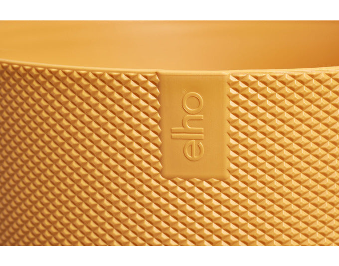Entdecken Sie das ELHO Pflanzengefäss Jazz rund ø 35 cm in amber gelb – stilvoll, nachhaltig und perfekt für Ihre Pflanzen! Ideal für jeden Raum.