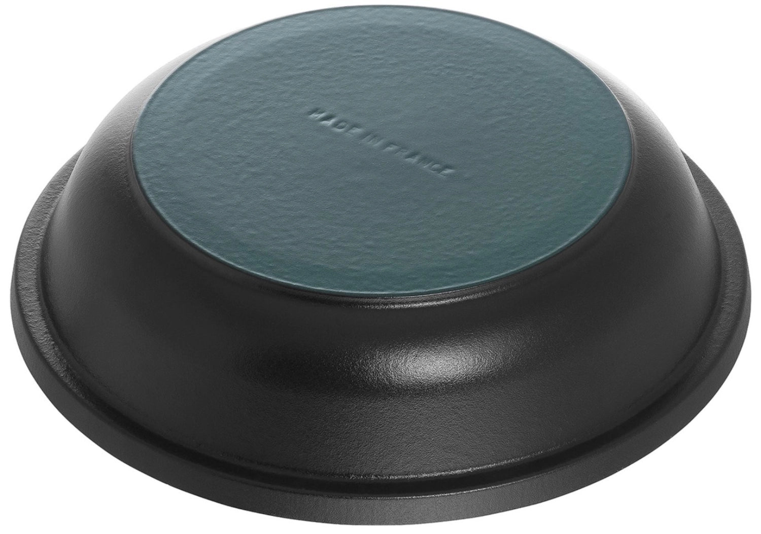 Genießen Sie die Tajine von Staub in strahlendem Kirsch-Rot. Diese 28 cm große Gusseisen-Kochkunst sorgt für köstliche, traditionelle Speisen.