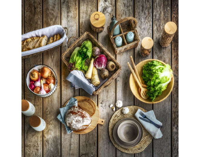 Stilvoller Brotkorb ø 24x8 cm von ZELLER PRESENT, mit Baumwollbeutel für frische Backwaren, robust und pflegeleicht, ideal für jeden Tisch.