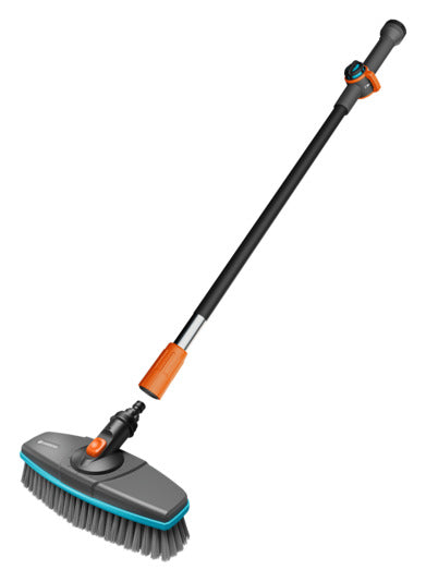 GARDENA Cleansystem Wasch-Set mit Stiel soft in präsentiert im Onlineshop von KAQTU Design AG. Bewässerung ist von GARDENA
