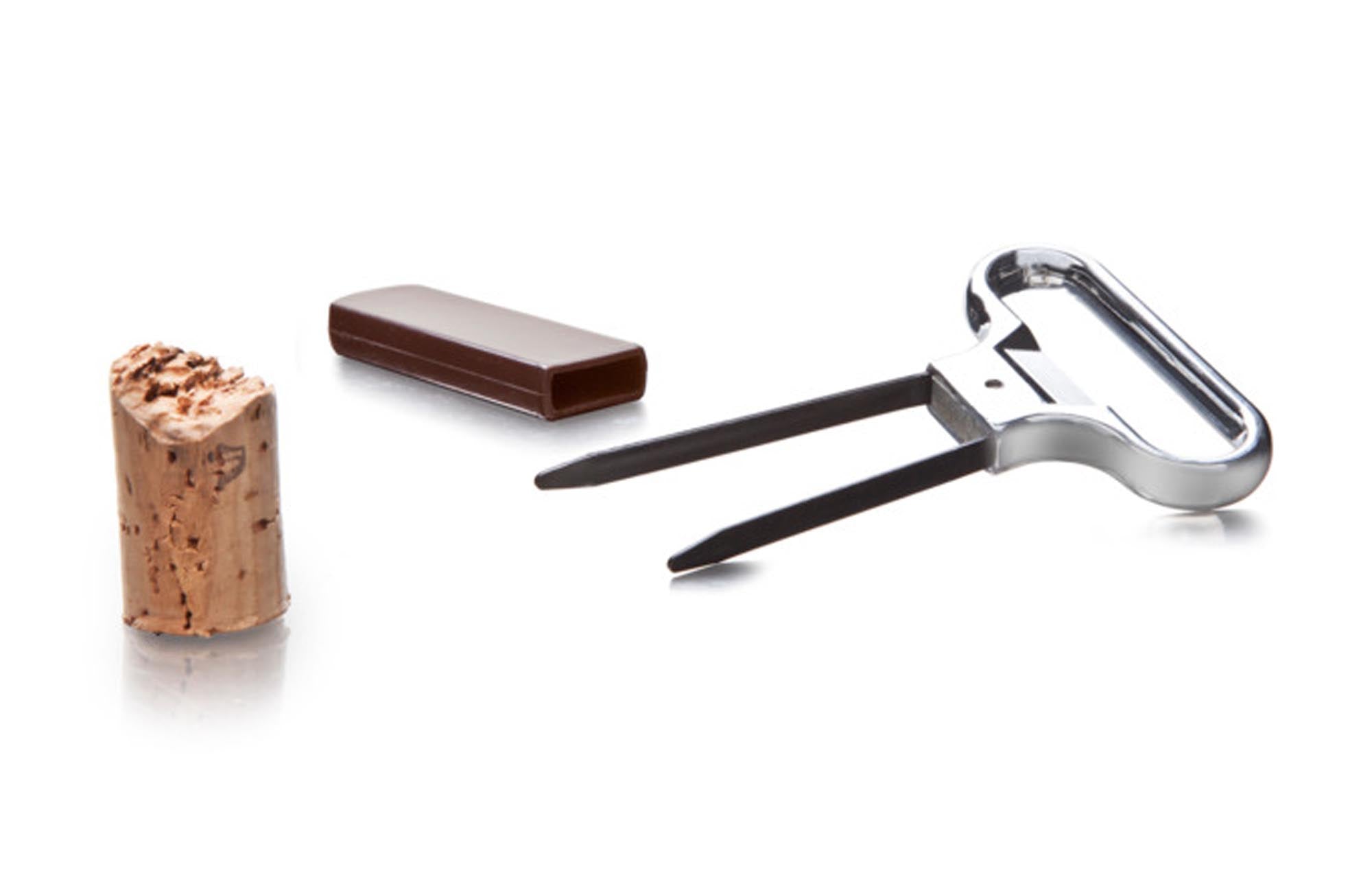 Der VACUVIN Corc Puller: Innovativer Klingenkorkenzieher für müheloses Öffnen, langlebig, ergonomisch, ideal für Weinliebhaber.