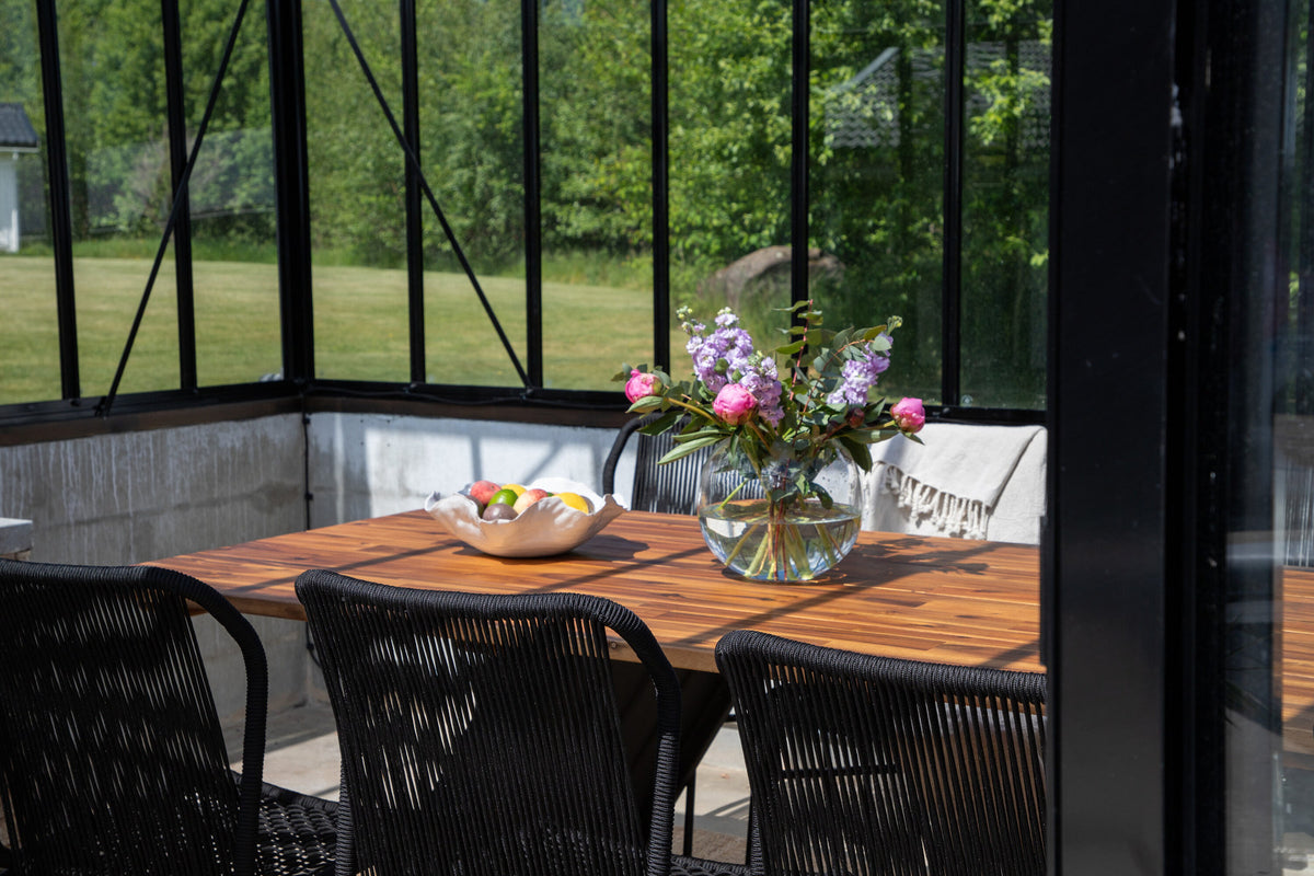 Julian Gartenstuhl in Schwarz präsentiert im Onlineshop von KAQTU Design AG. Gartenstuhl ist von Venture Home