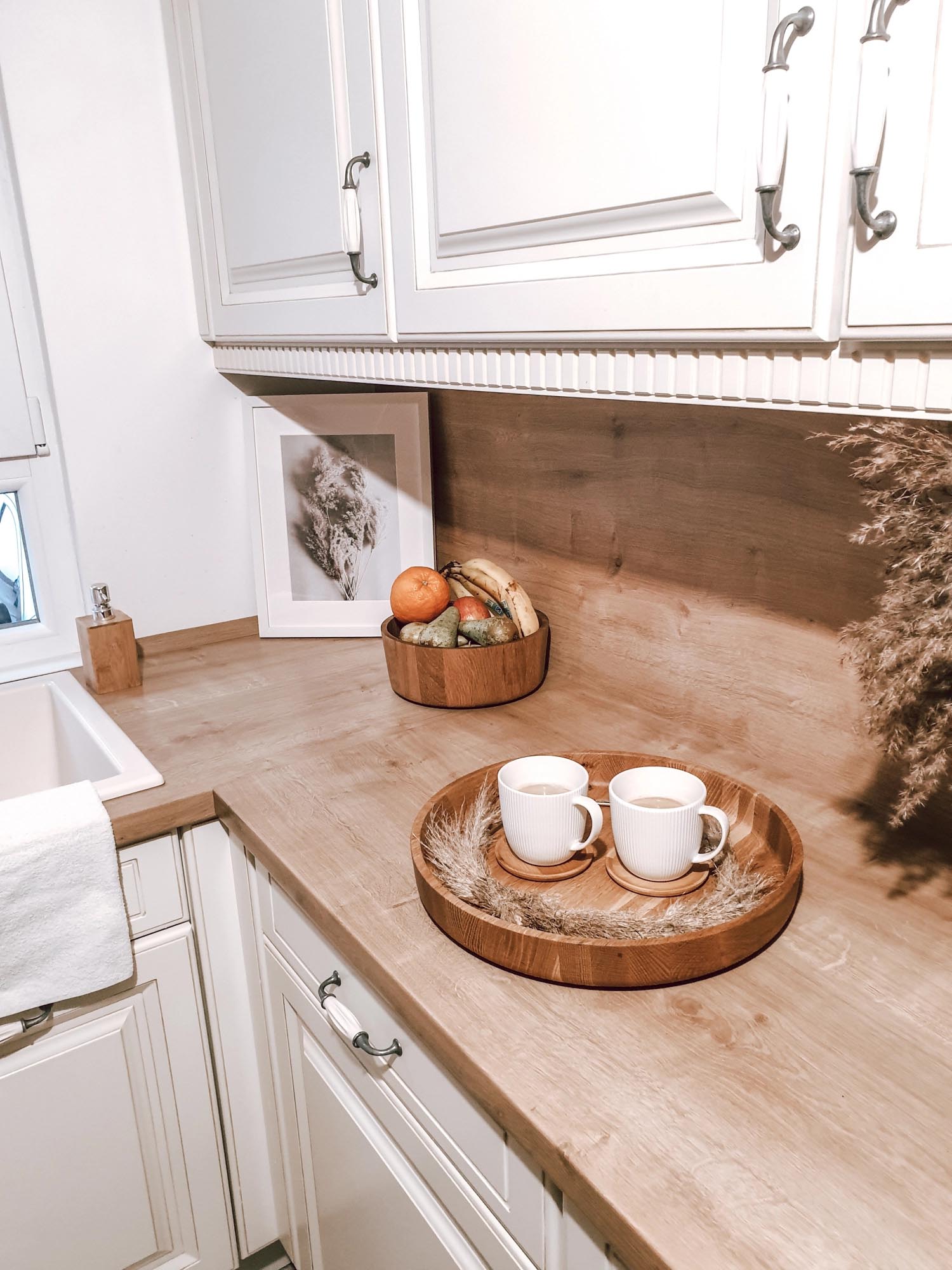 Elegante Eiche Schale von Continenta: 38x5,4 cm, vielseitig als Obstschale oder Dekor, aus robustem Eichenholz, zeitlos und stilvoll.