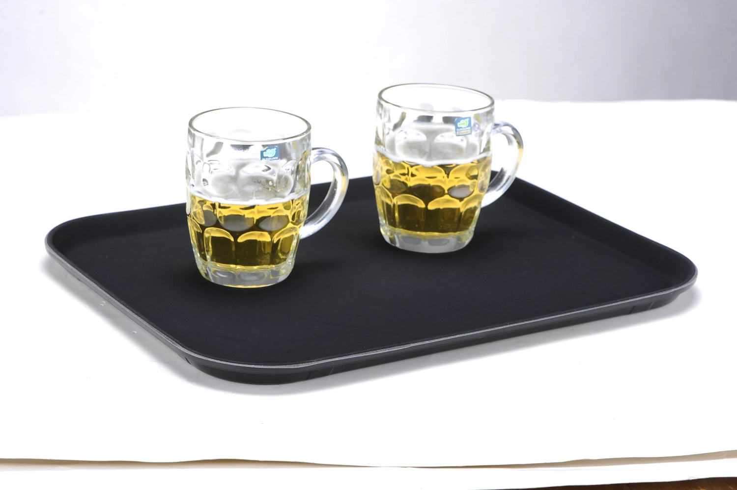 Plateau de service rectangulaire antidérapant noir 40,6x30,5x2,2cm