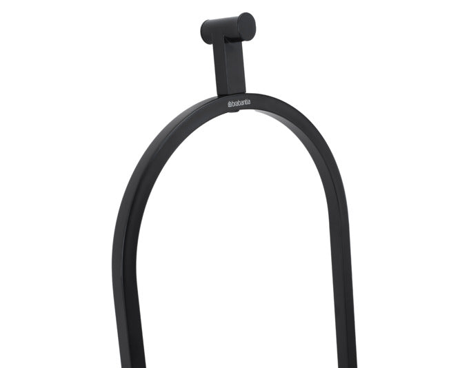 Entdecken Sie den BRABANTIA Dressboy Linn in Schwarz – der elegante Kleiderständer für stilvolle Aufbewahrung und praktischen Einsatz in jedem Raum.