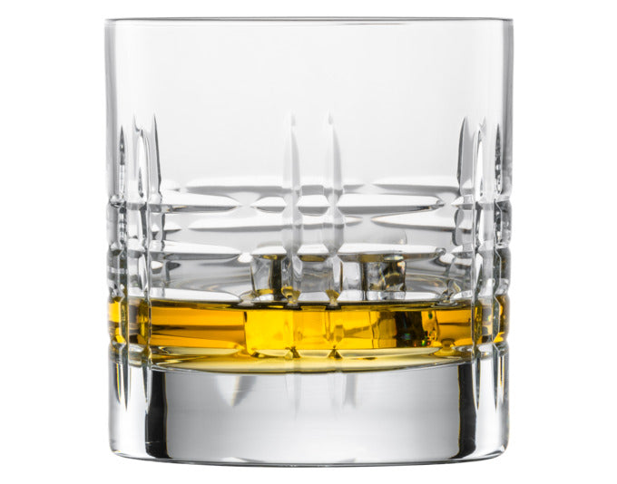 Entdecken Sie das ZWIESEL GLAS Whiskyglas Destille No. 1 – ein elegantes Set aus 2 Gläsern, perfekt für Whisky-Liebhaber und stilvolle Genussmomente.